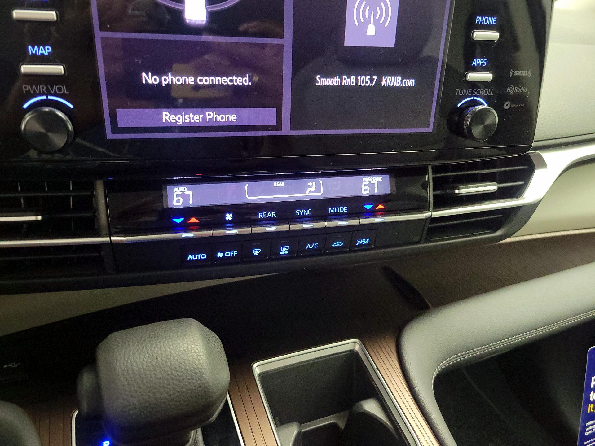 Thumbnail: 2021 Toyota Sienna - 16