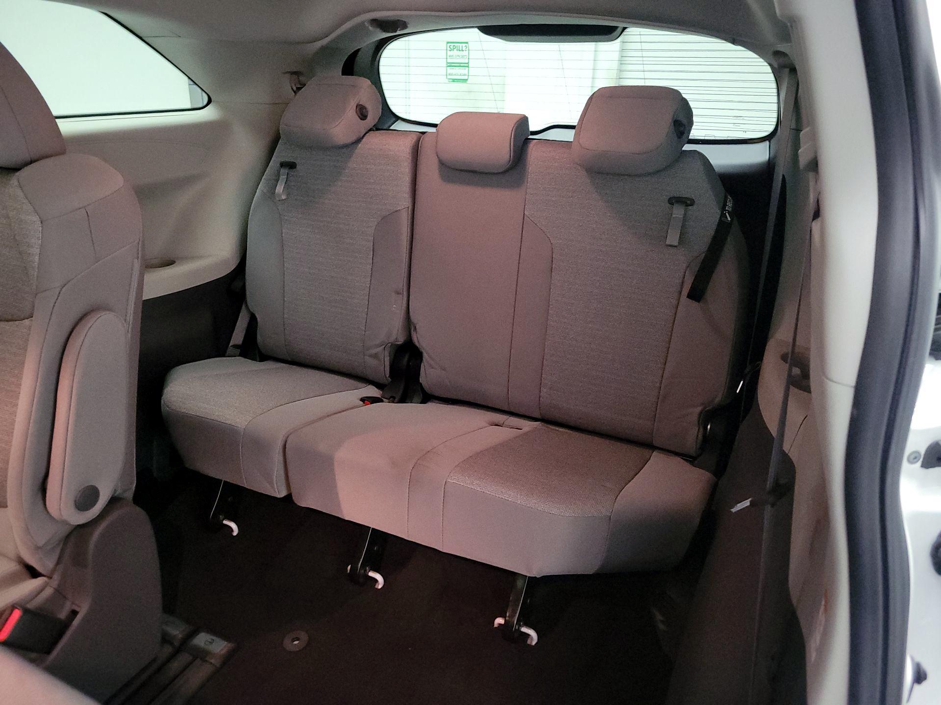Thumbnail: 2021 Toyota Sienna - 20