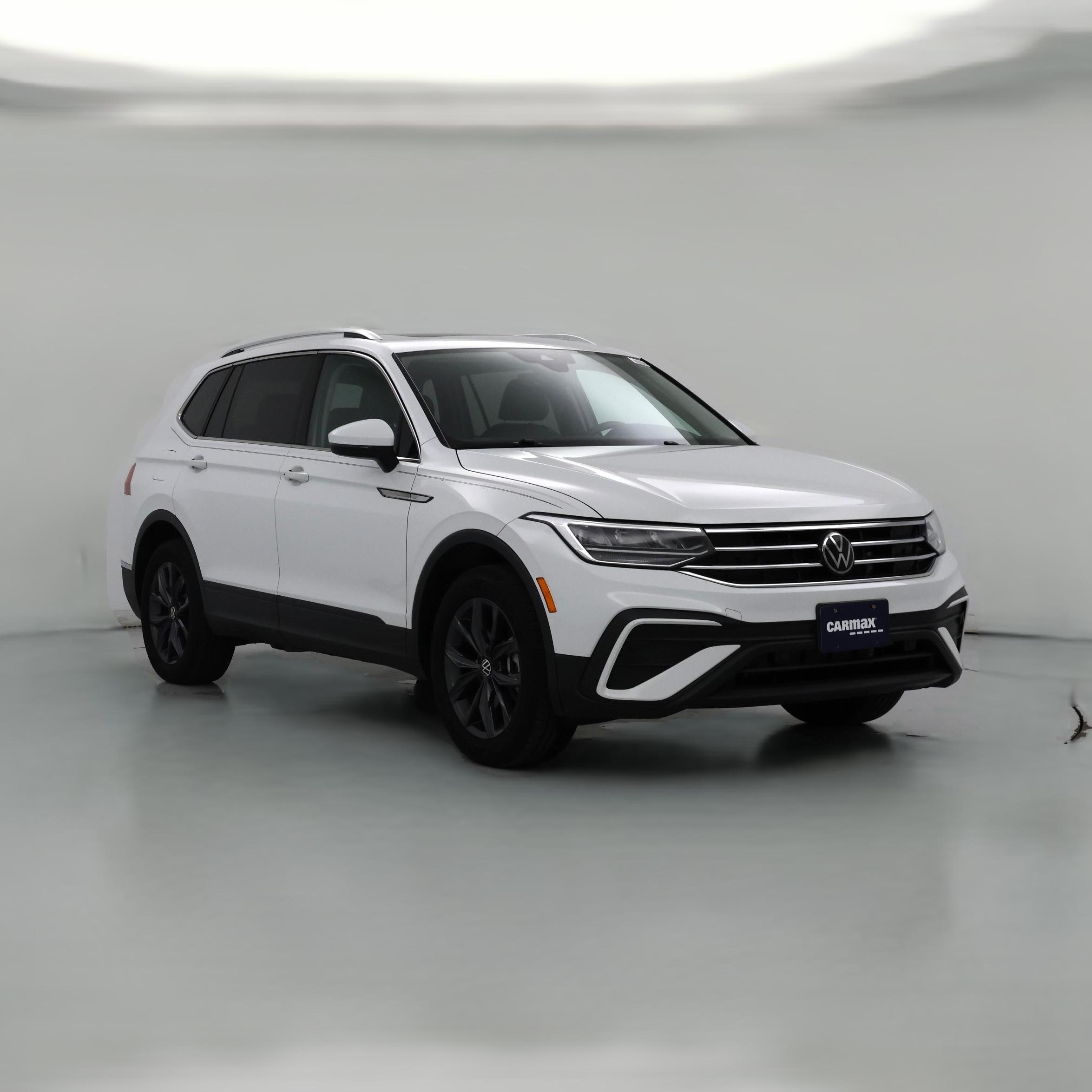 Thumbnail: 2022 Volkswagen Tiguan - 1