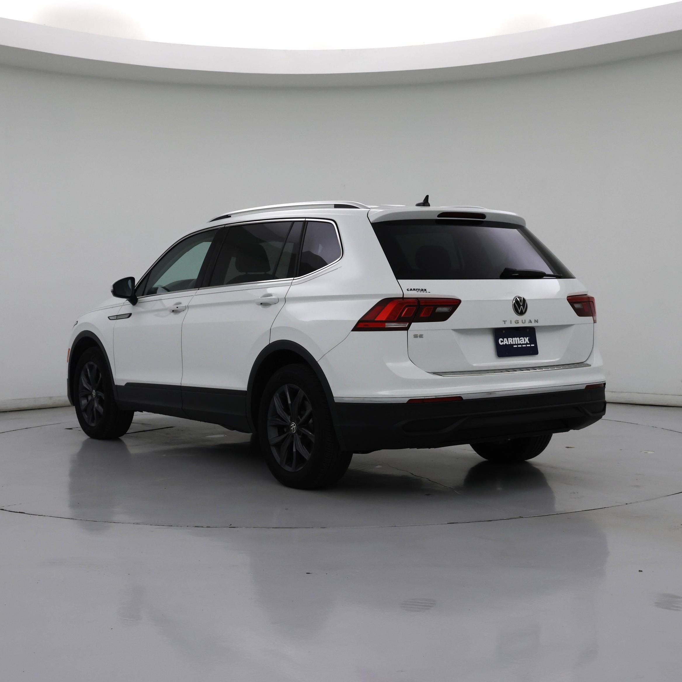 Thumbnail: 2022 Volkswagen Tiguan - 2