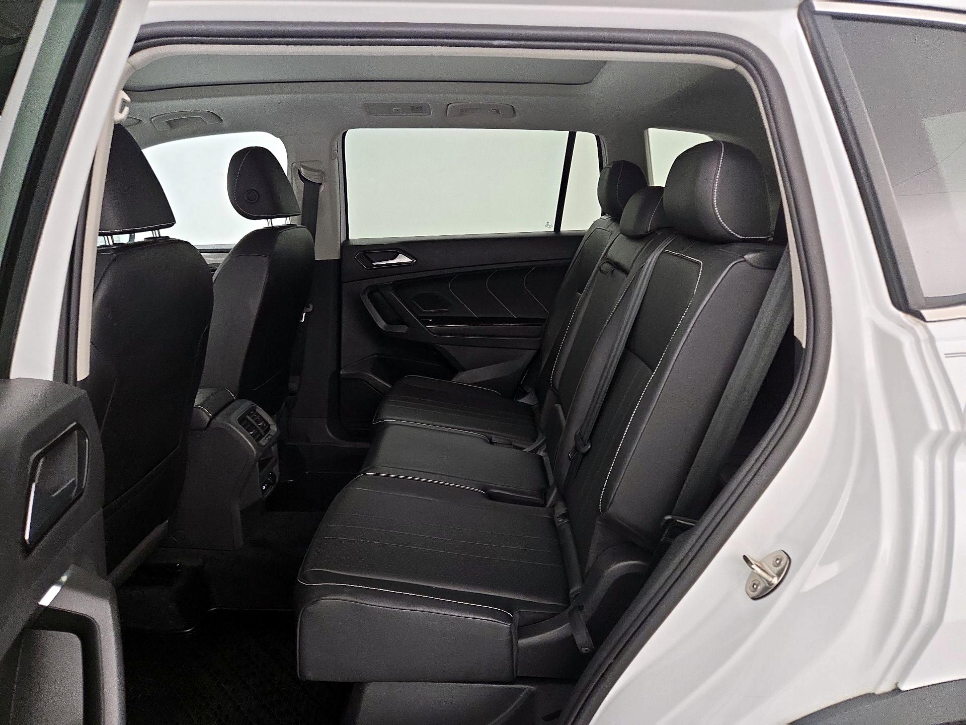 Thumbnail: 2022 Volkswagen Tiguan - 20