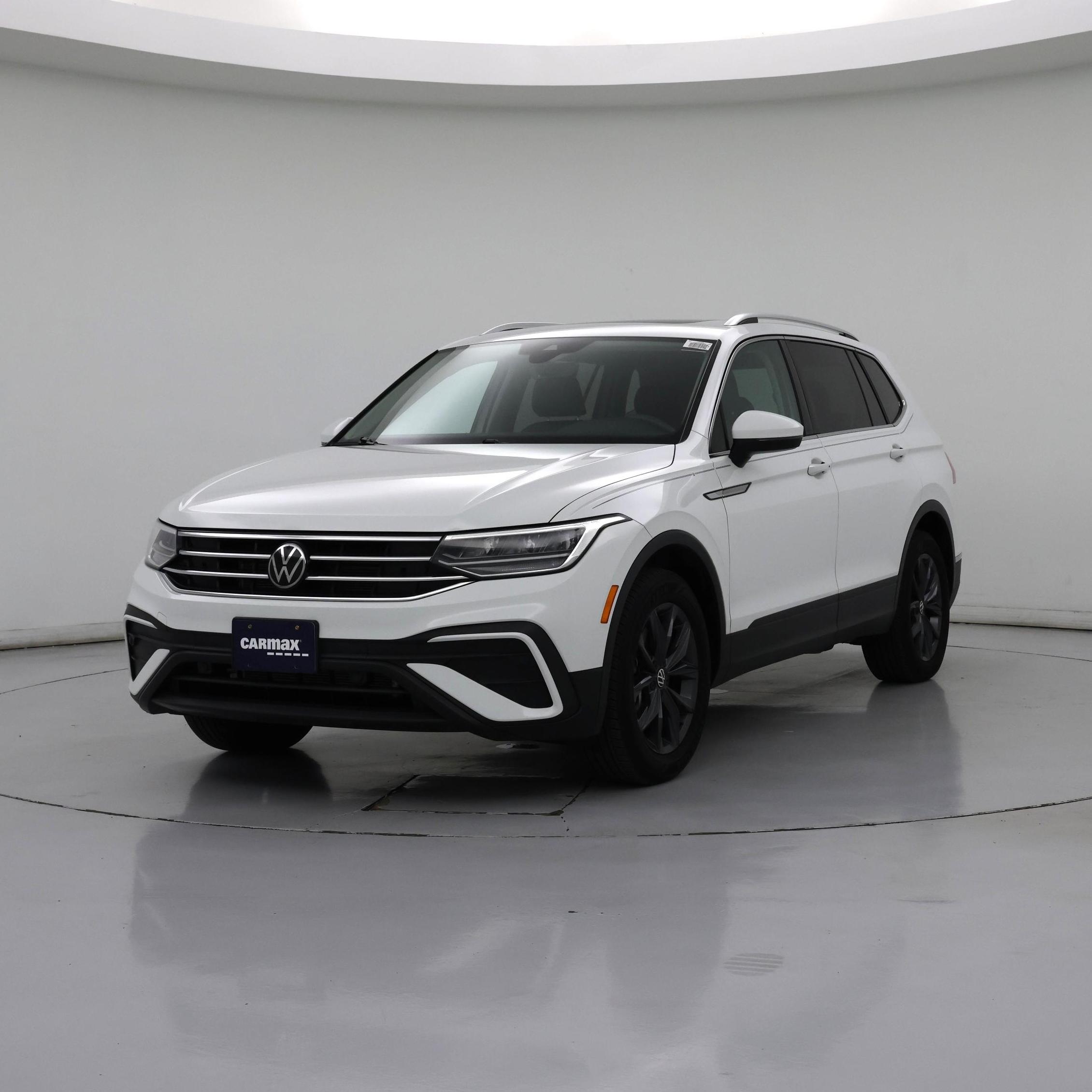 Thumbnail: 2022 Volkswagen Tiguan - 4