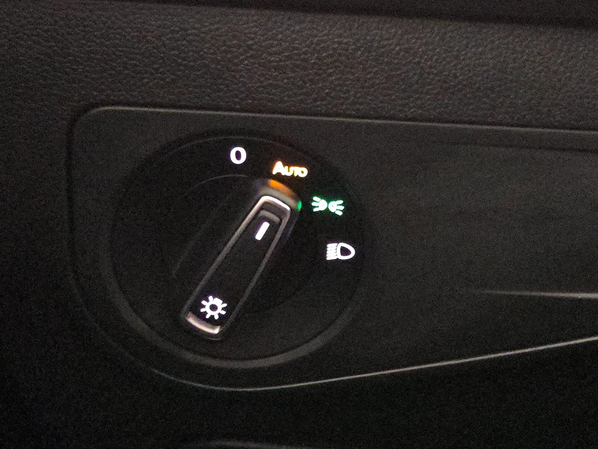 Thumbnail: 2023 Volkswagen Tiguan - 13