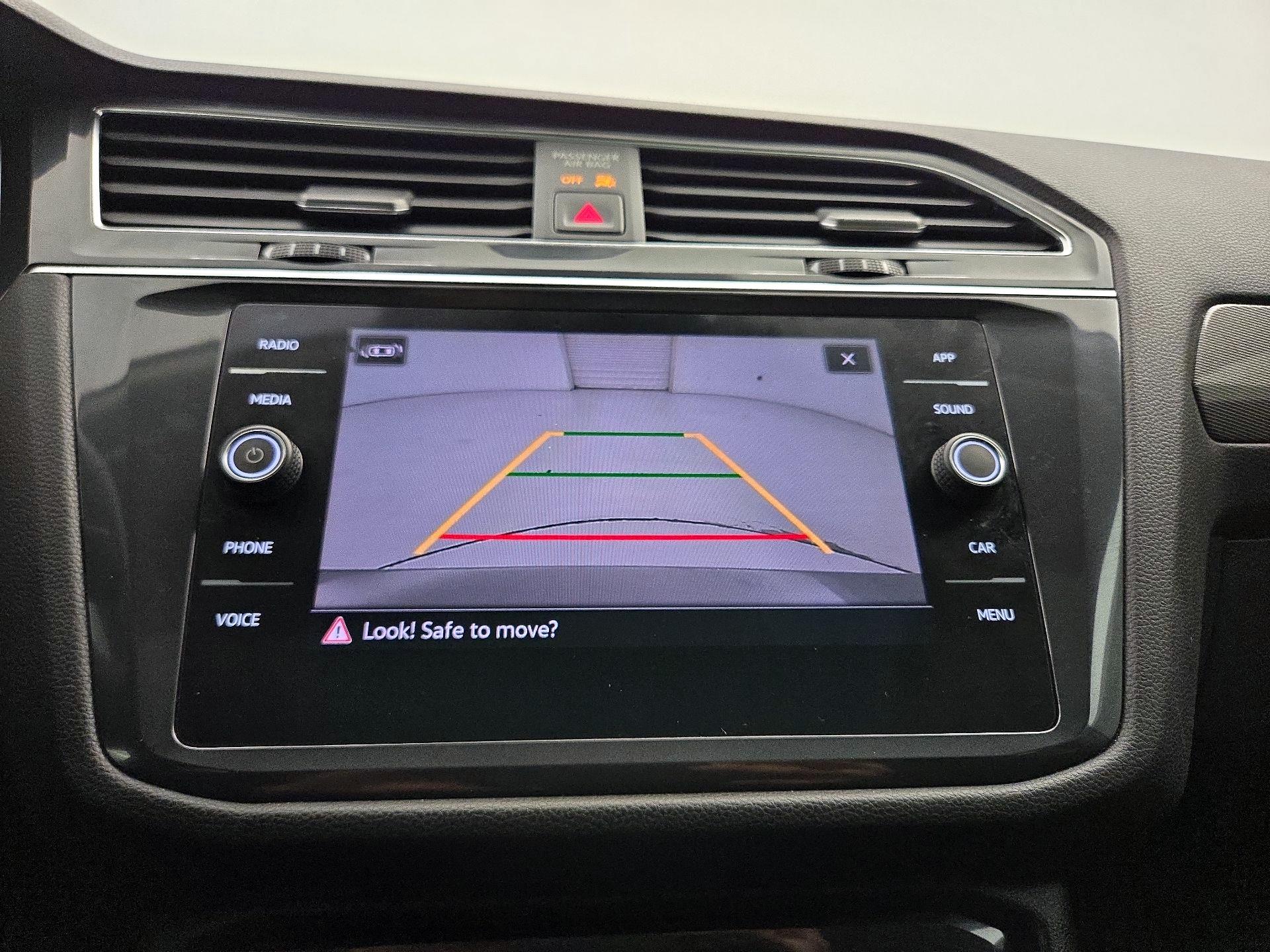 Thumbnail: 2023 Volkswagen Tiguan - 14