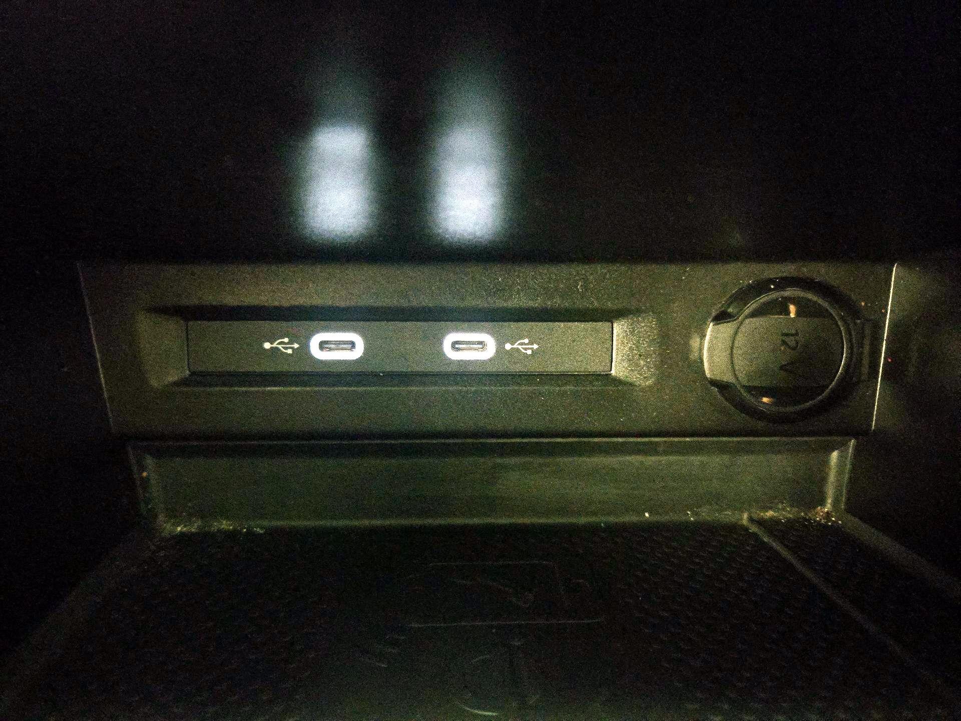 Thumbnail: 2023 Volkswagen Tiguan - 18