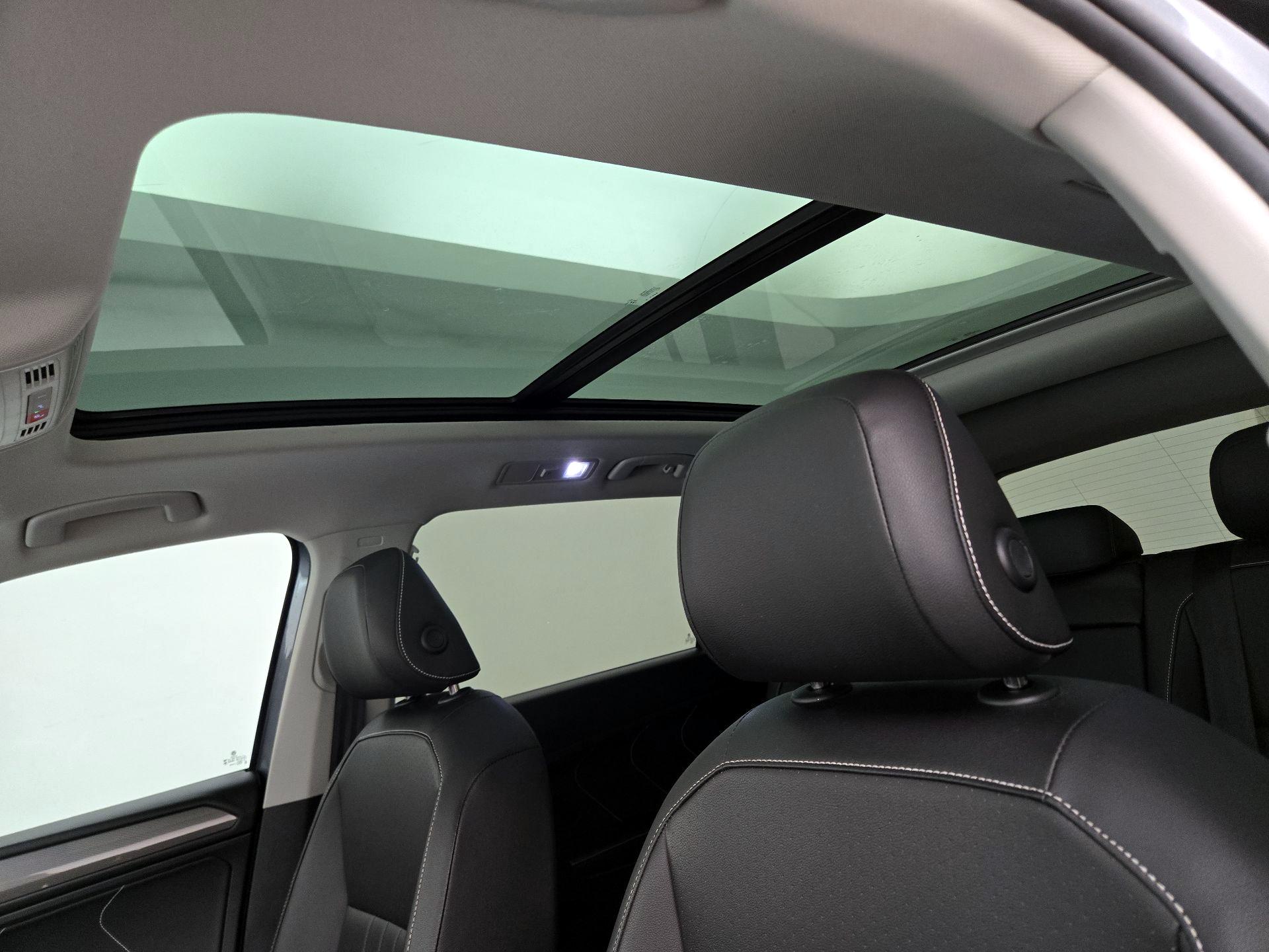 Thumbnail: 2023 Volkswagen Tiguan - 19