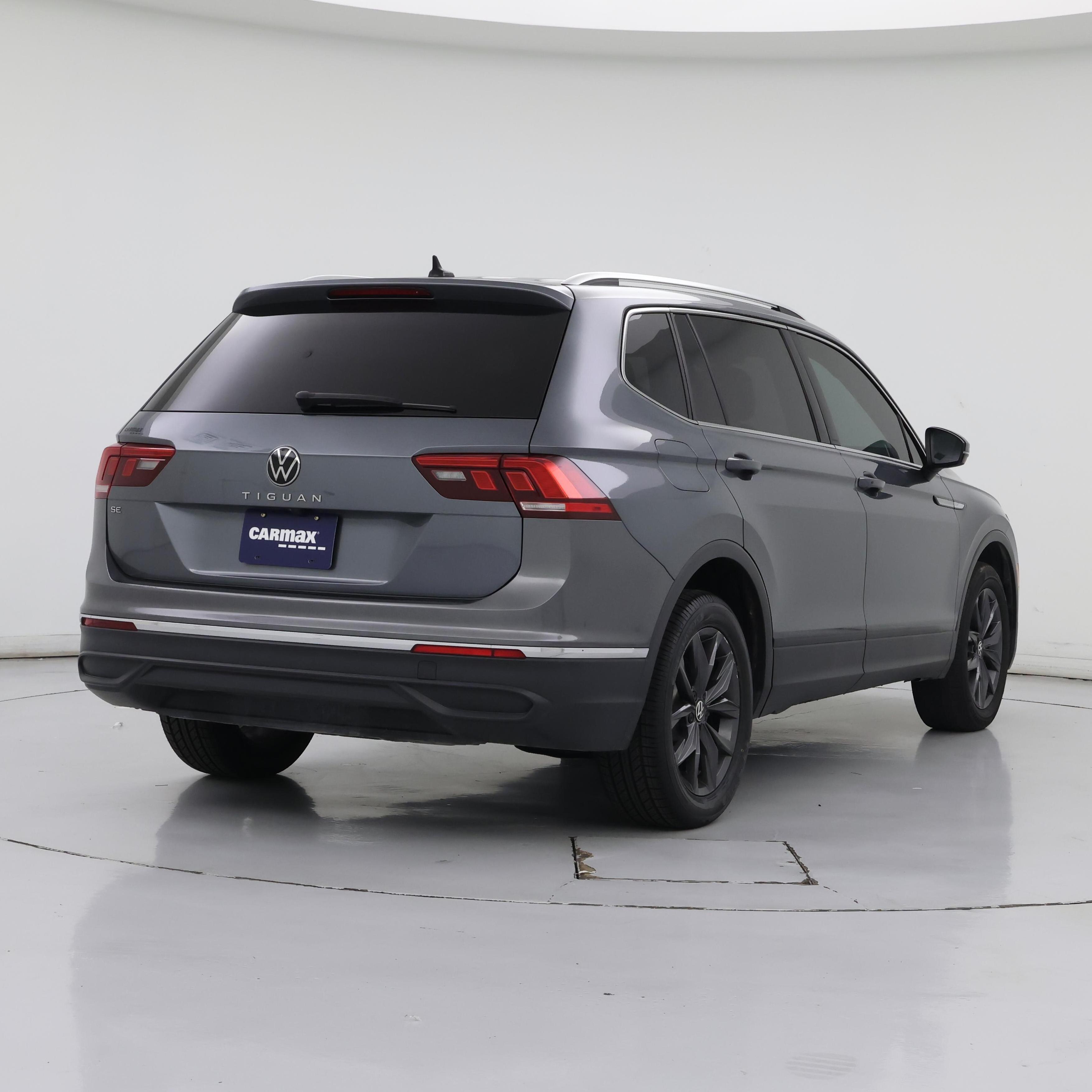 Thumbnail: 2023 Volkswagen Tiguan - 8