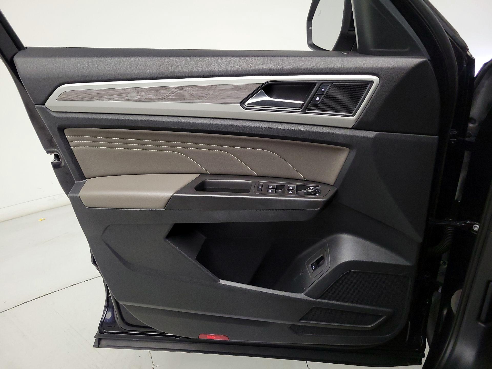 Thumbnail: 2023 Volkswagen Atlas - 12