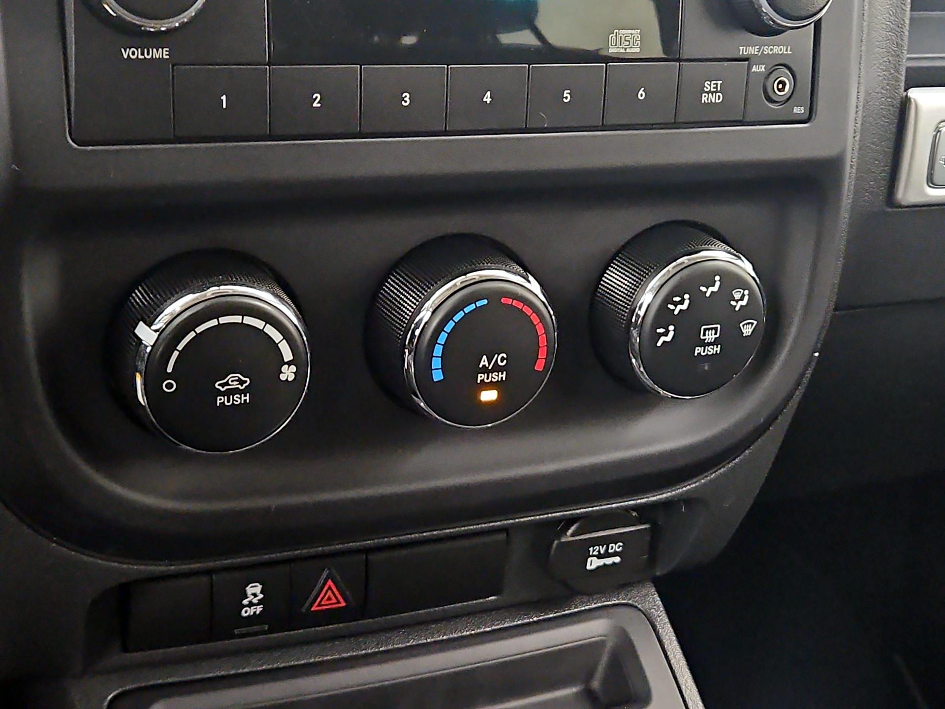 Thumbnail: 2015 Jeep Compass - 14