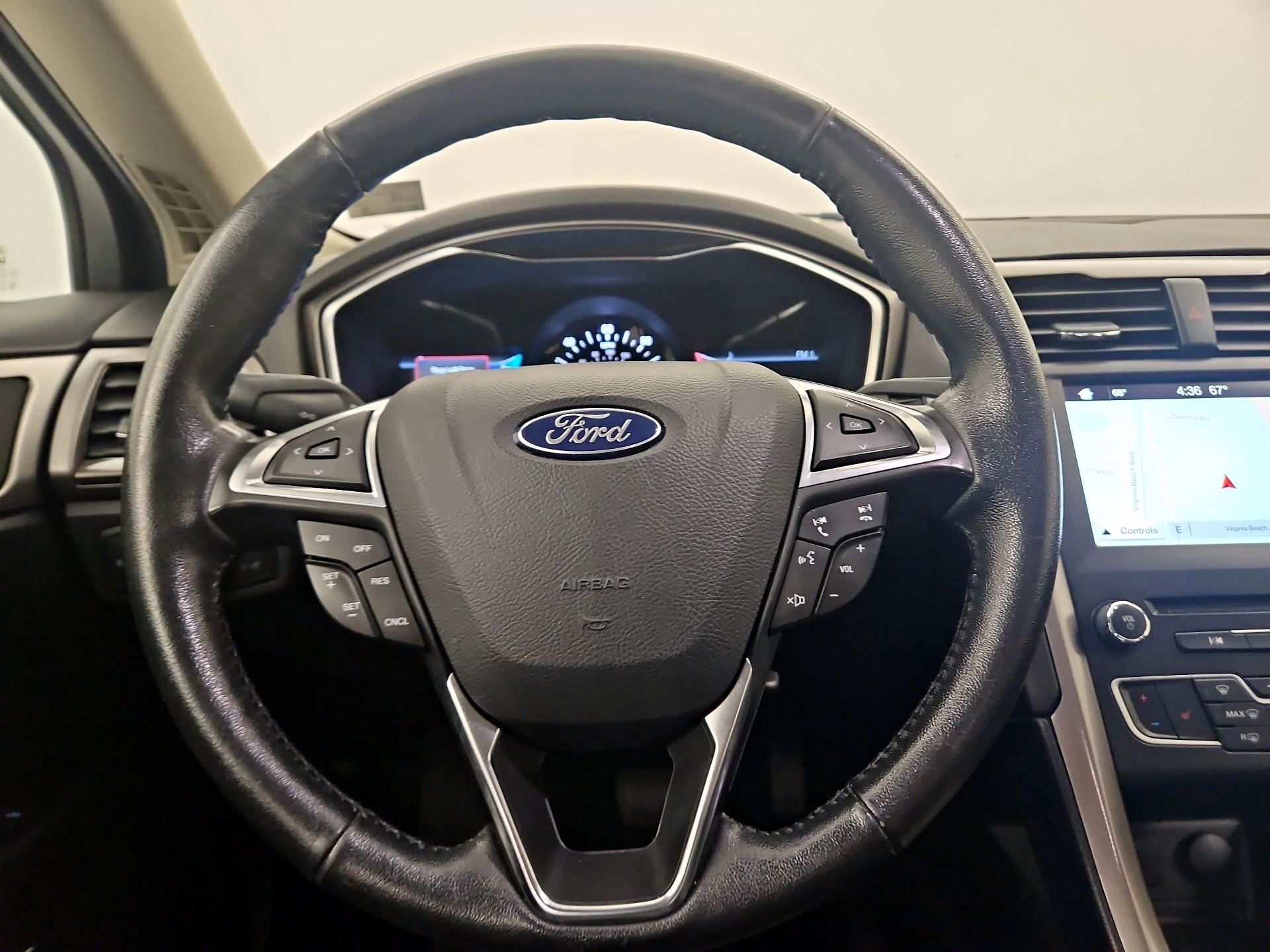 Thumbnail: 2017 Ford Fusion - 10