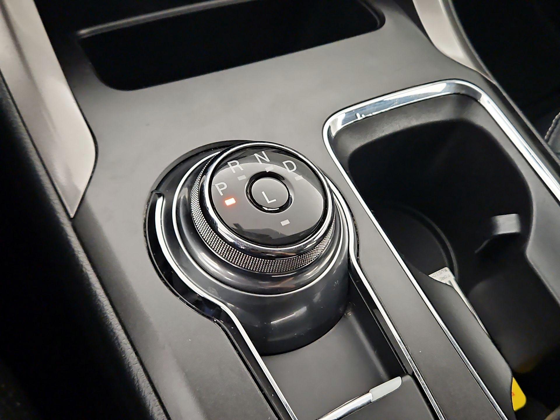 Thumbnail: 2017 Ford Fusion - 18