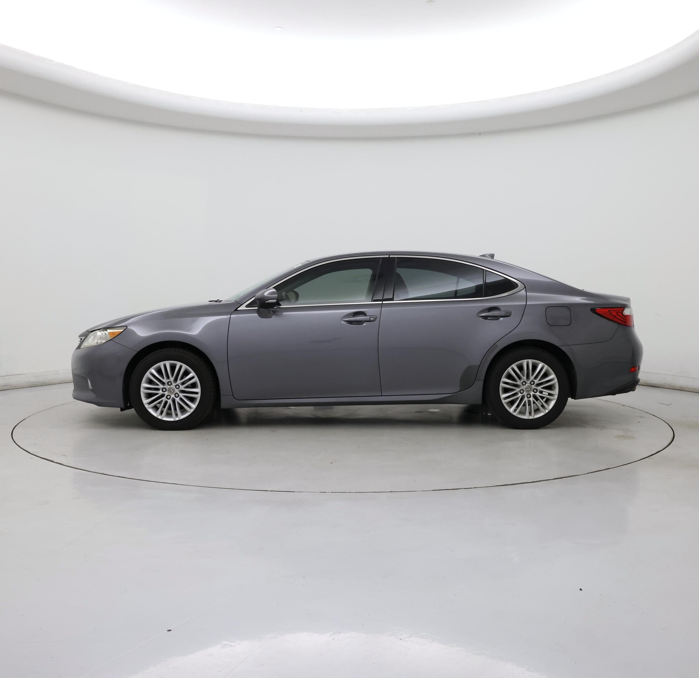 Thumbnail: 2015 Lexus ES - 3