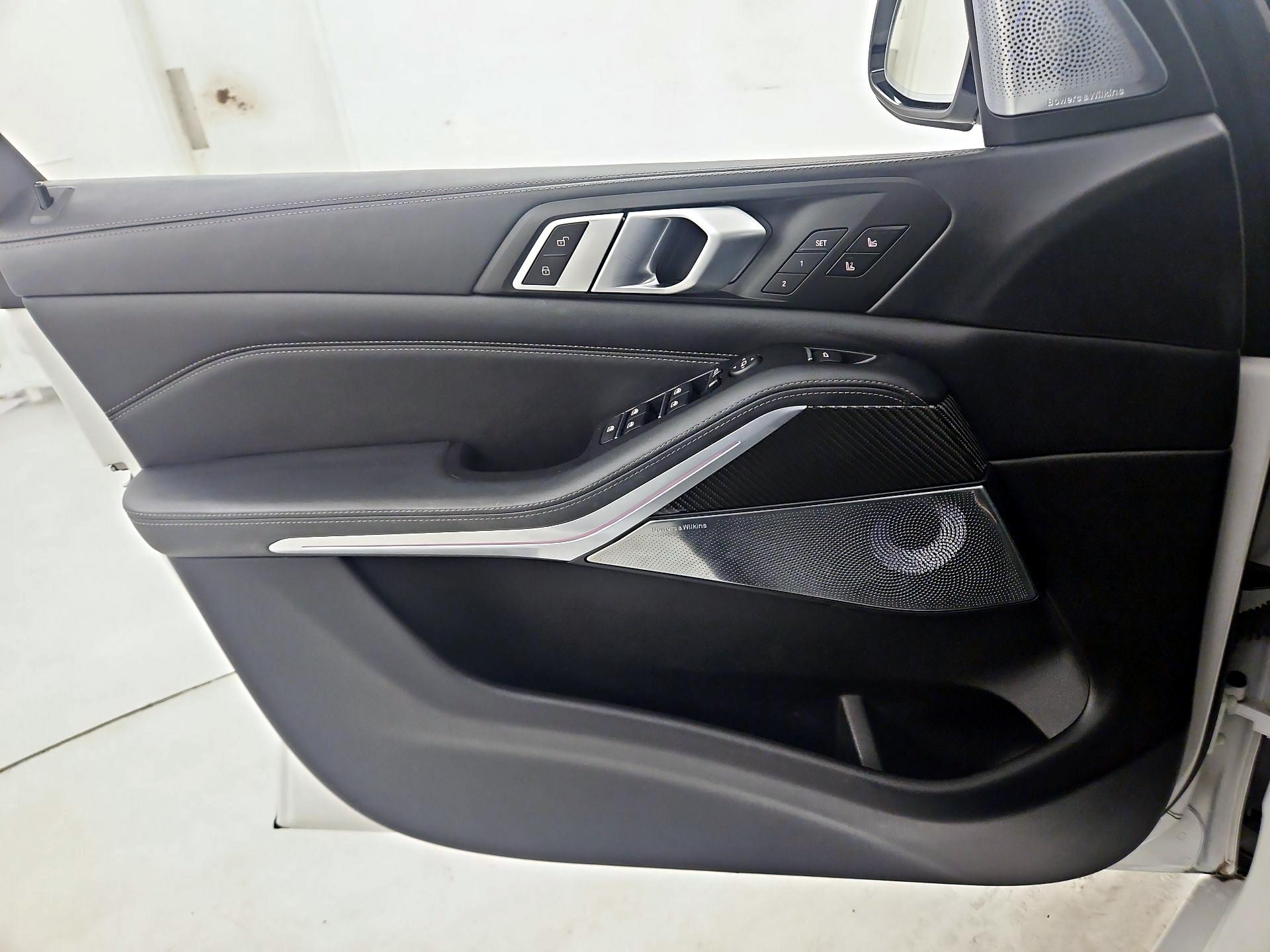 Thumbnail: 2023 BMW X5 - 12