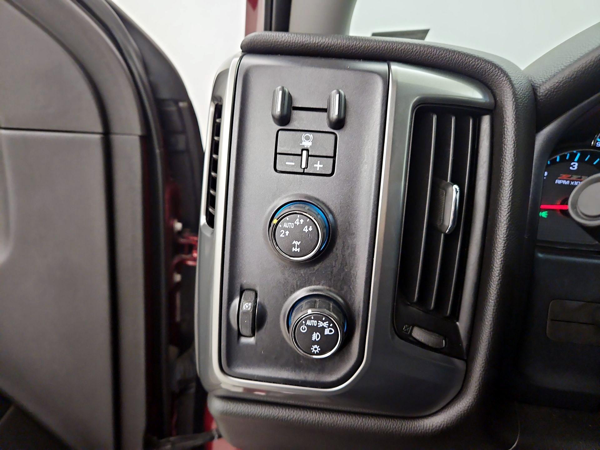 Thumbnail: 2016 Chevrolet Silverado 1500 - 13