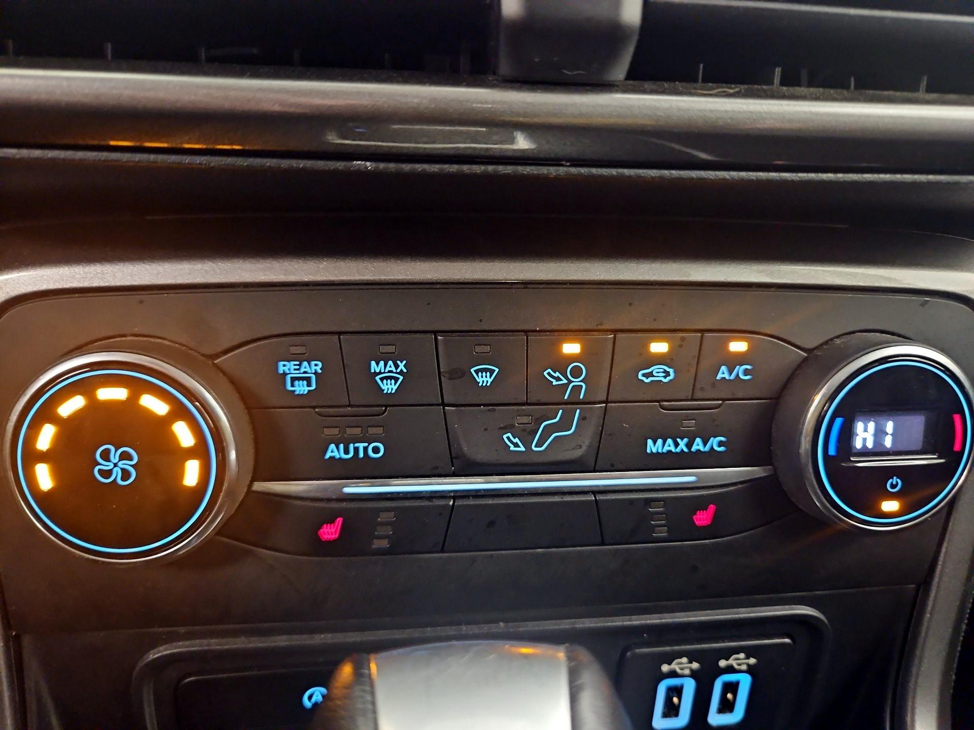 Thumbnail: 2019 Ford EcoSport - 17