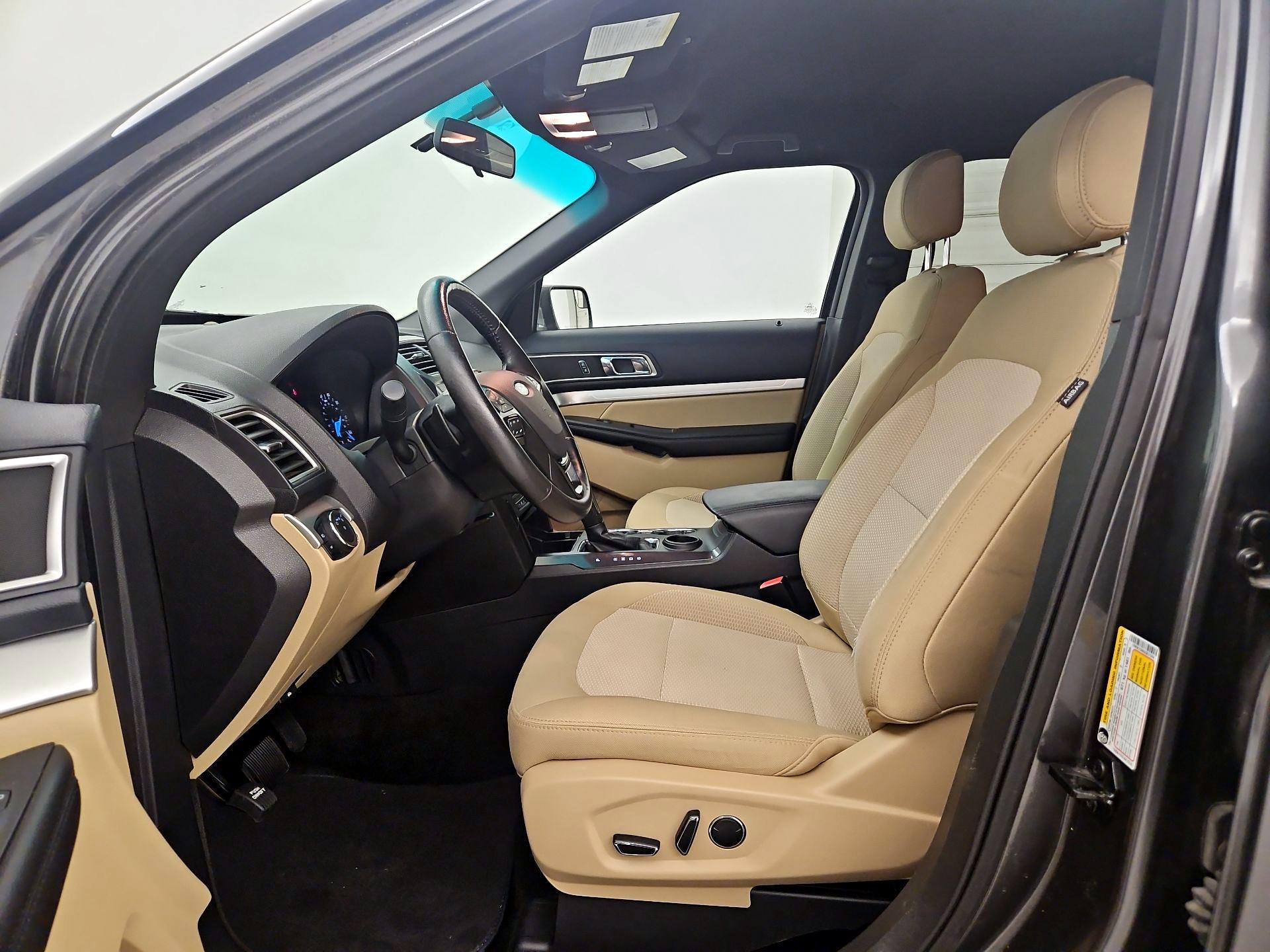 Thumbnail: 2016 Ford Explorer - 11