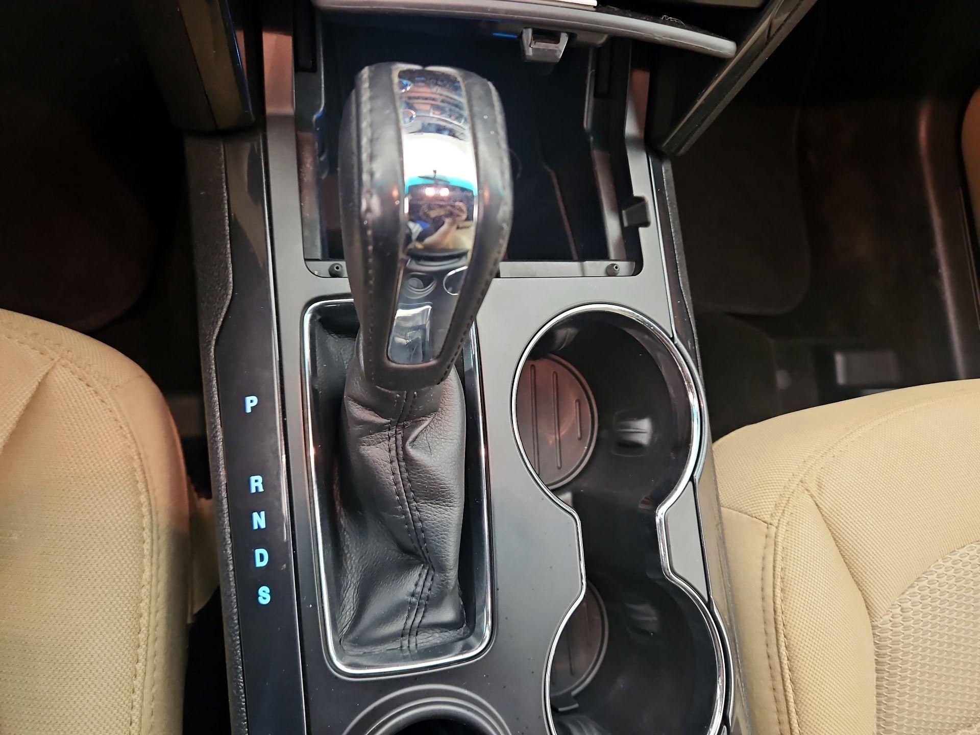 Thumbnail: 2016 Ford Explorer - 17