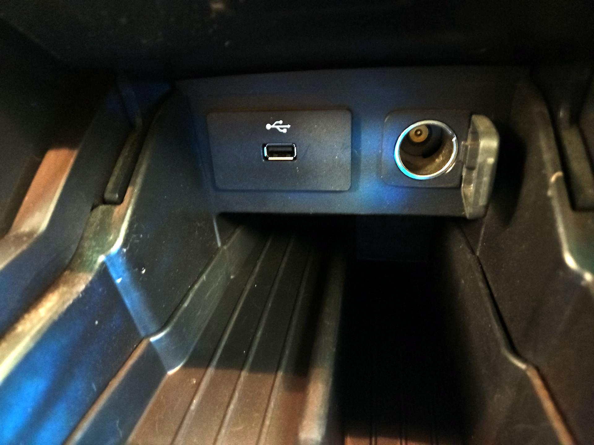 Thumbnail: 2016 Ford Explorer - 18