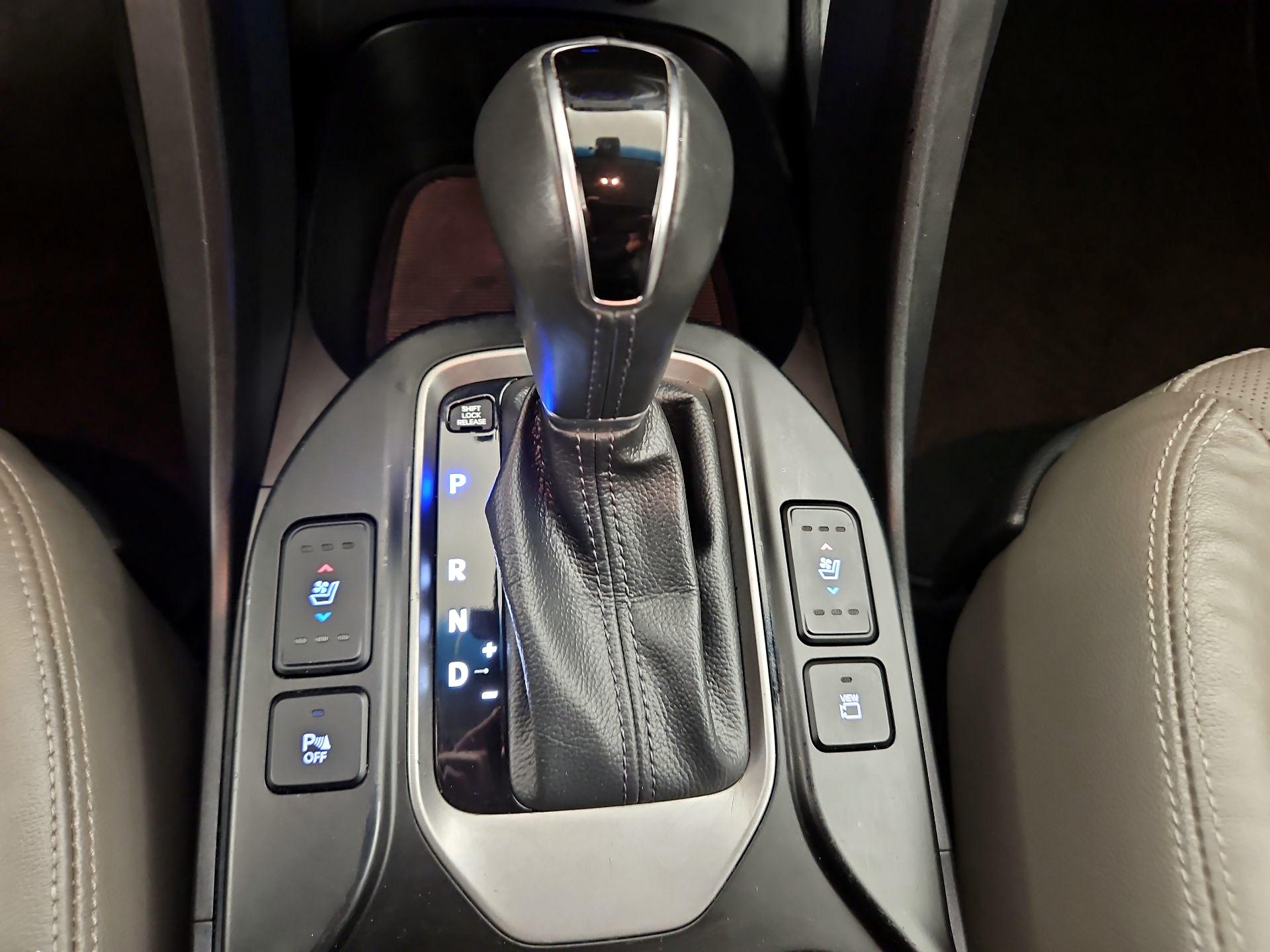 Thumbnail: 2017 Hyundai Santa Fe - 18