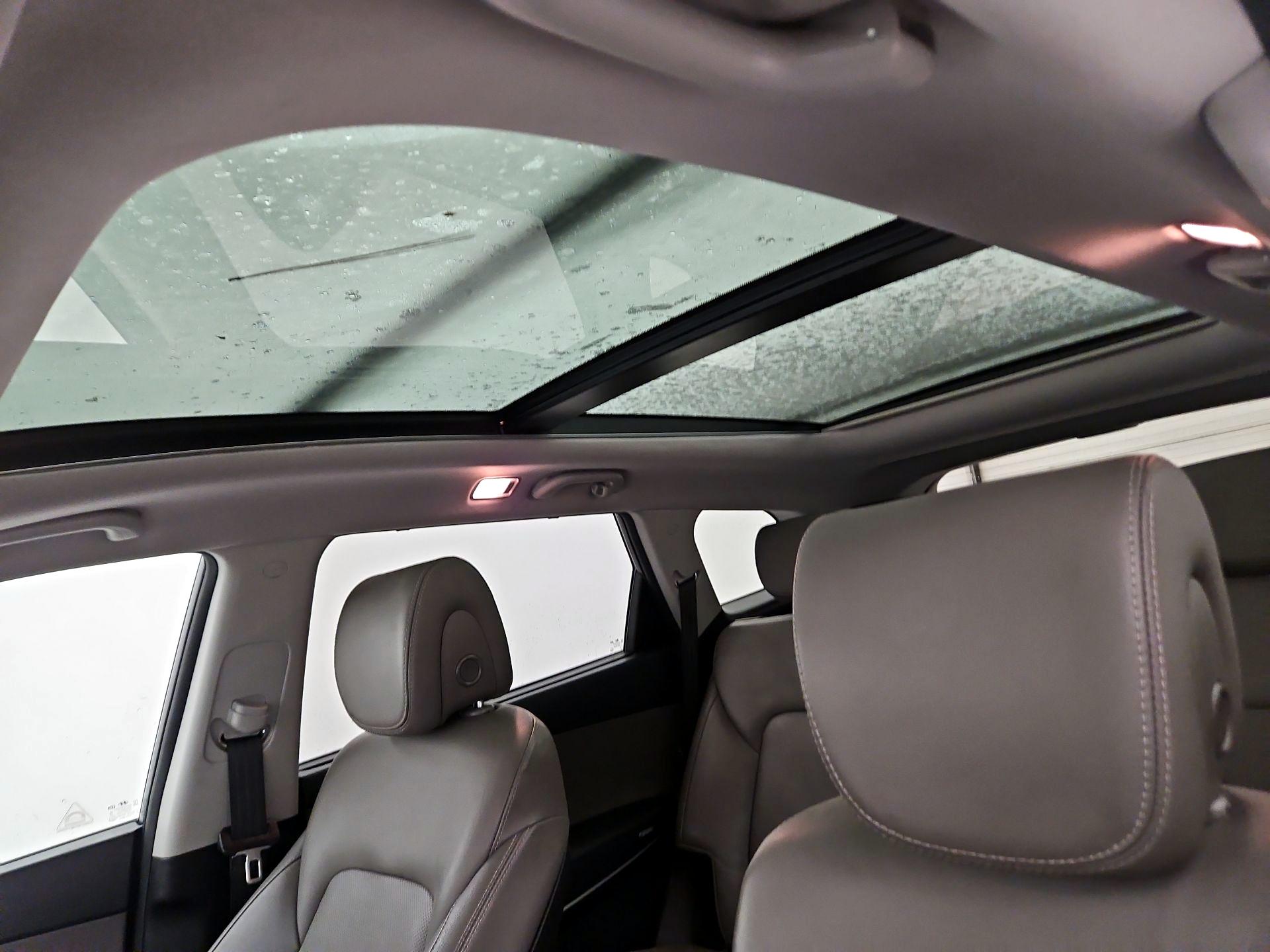 Thumbnail: 2017 Hyundai Santa Fe - 20