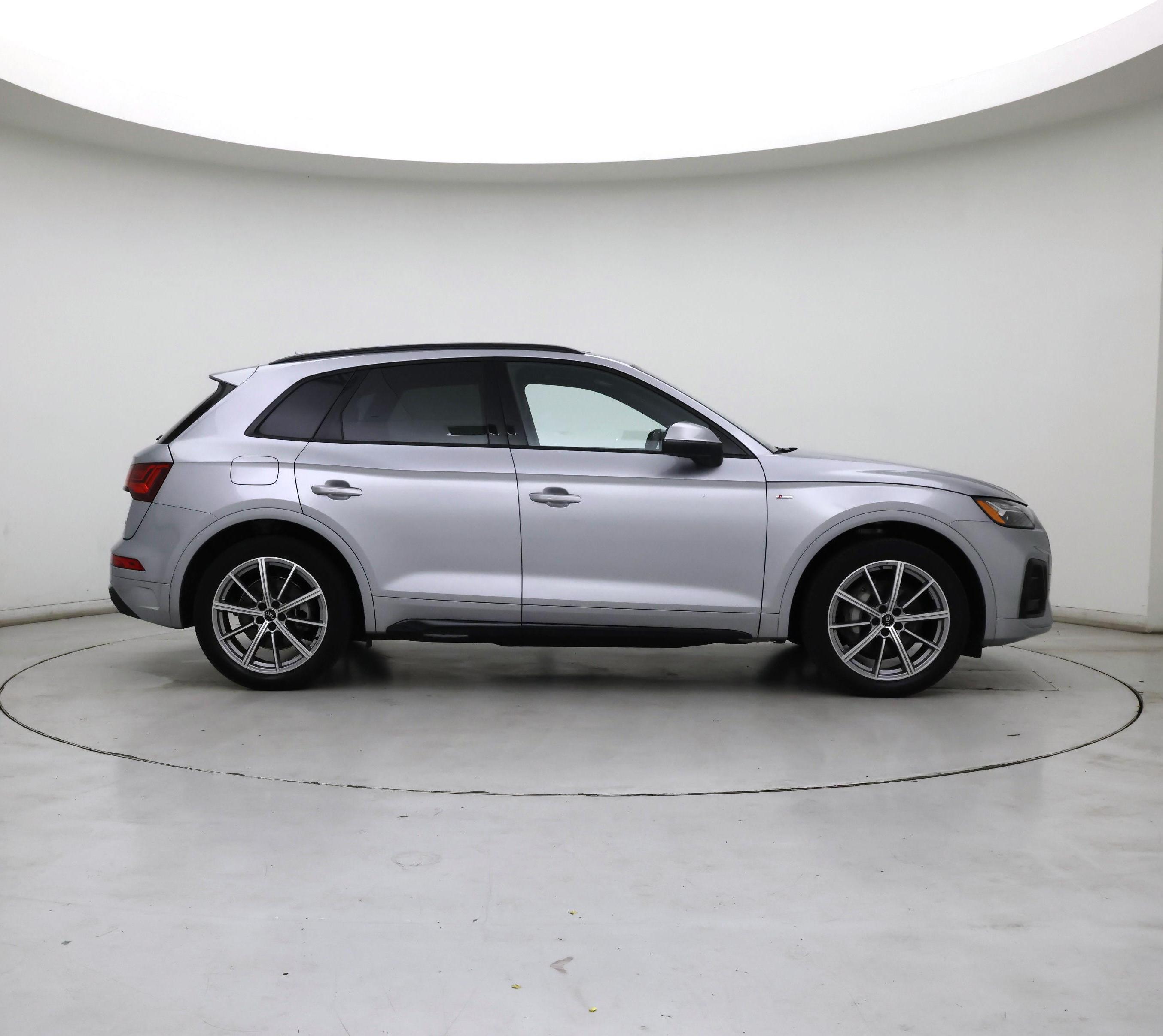 Thumbnail: 2023 Audi Q5 - 7