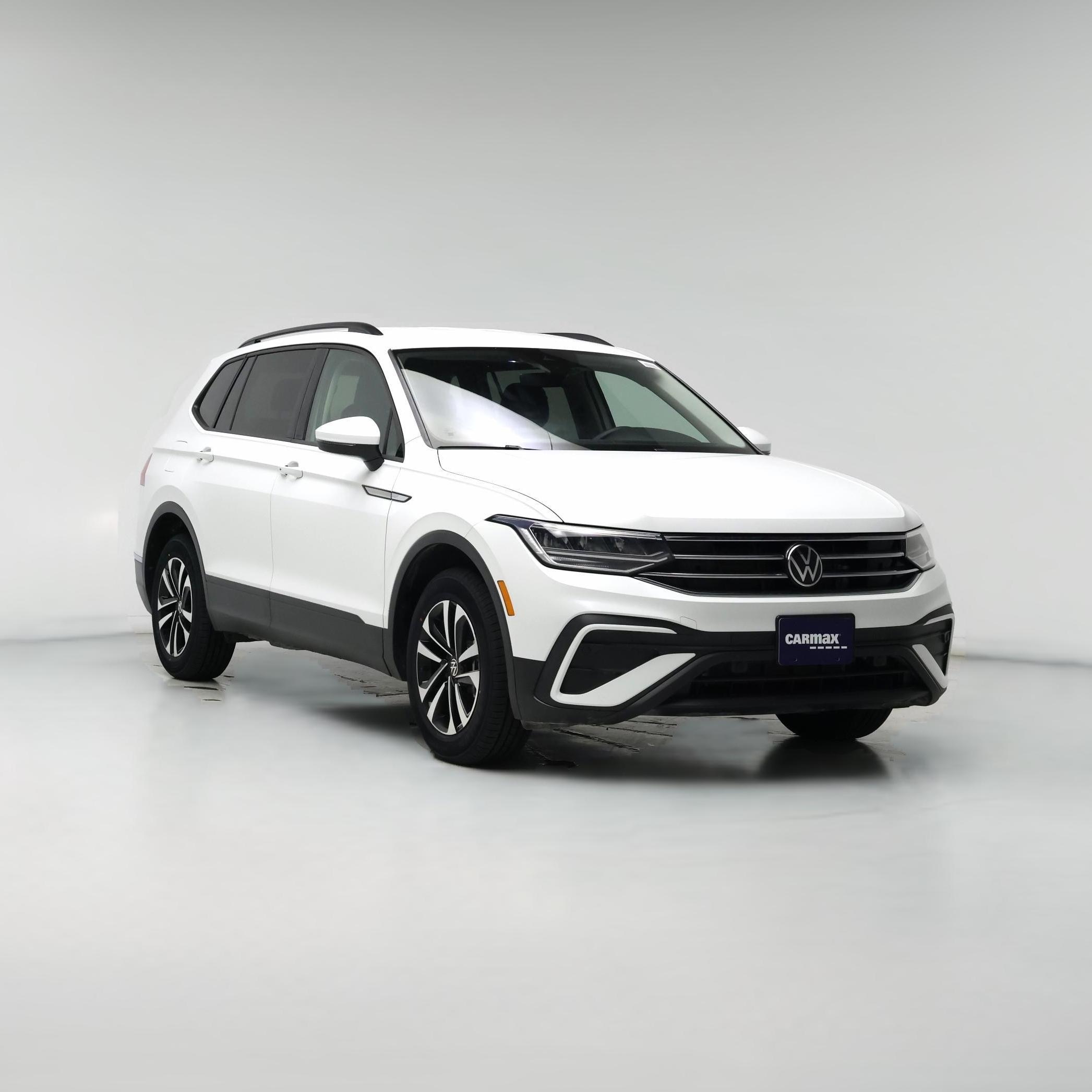 Thumbnail: 2023 Volkswagen Tiguan - 1