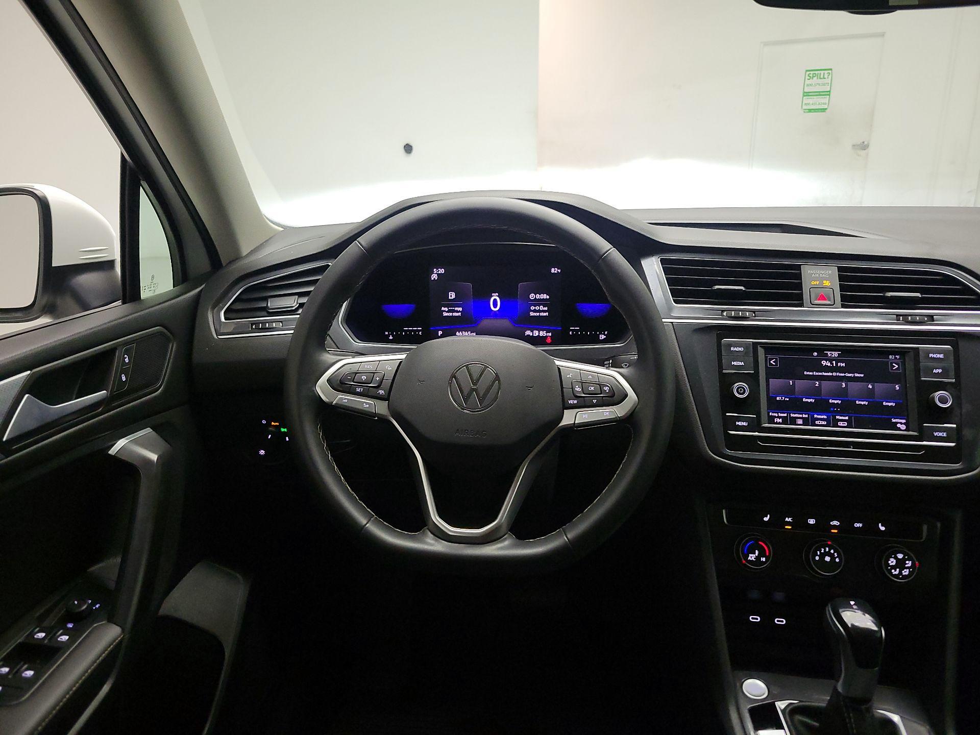 Thumbnail: 2023 Volkswagen Tiguan - 10