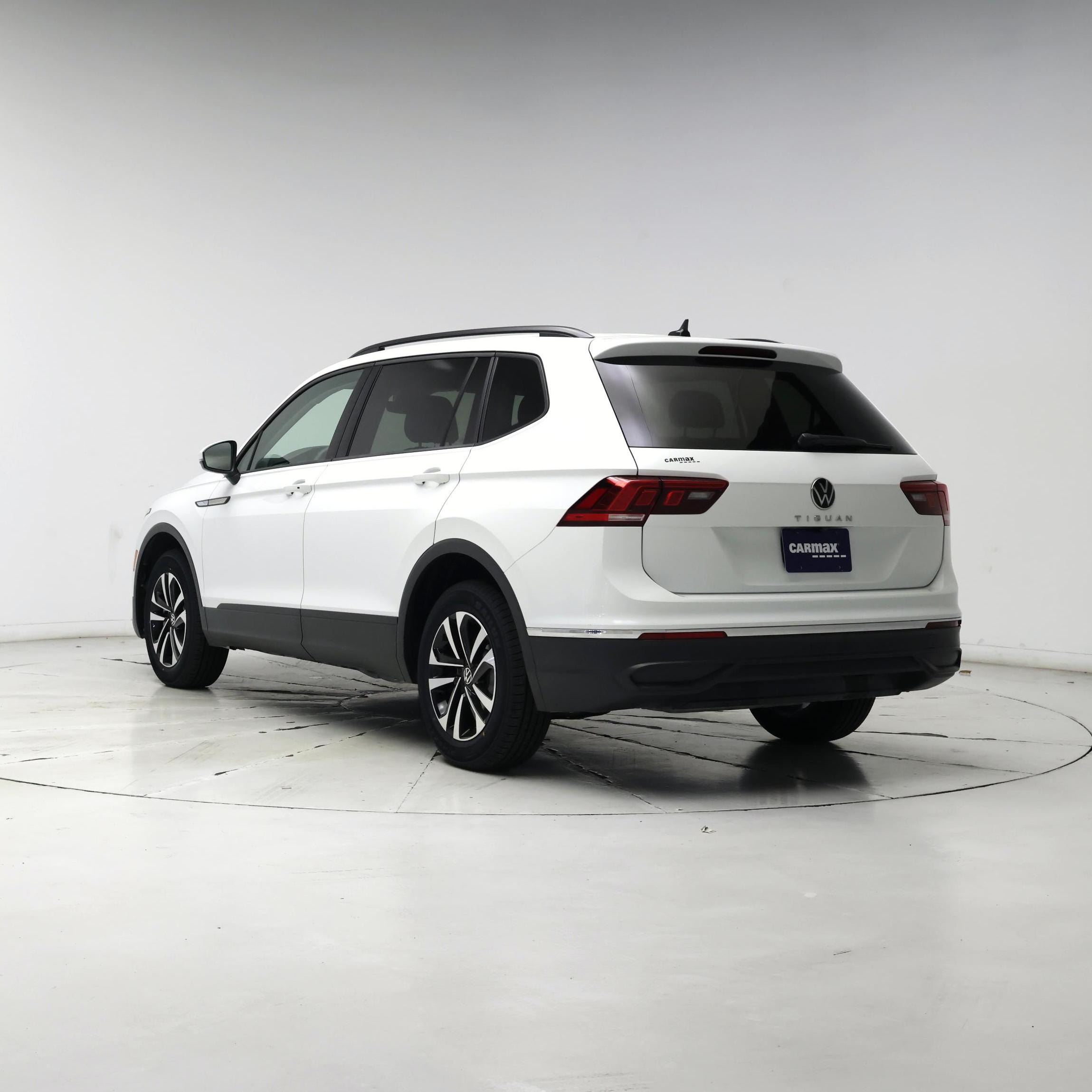 Thumbnail: 2023 Volkswagen Tiguan - 2