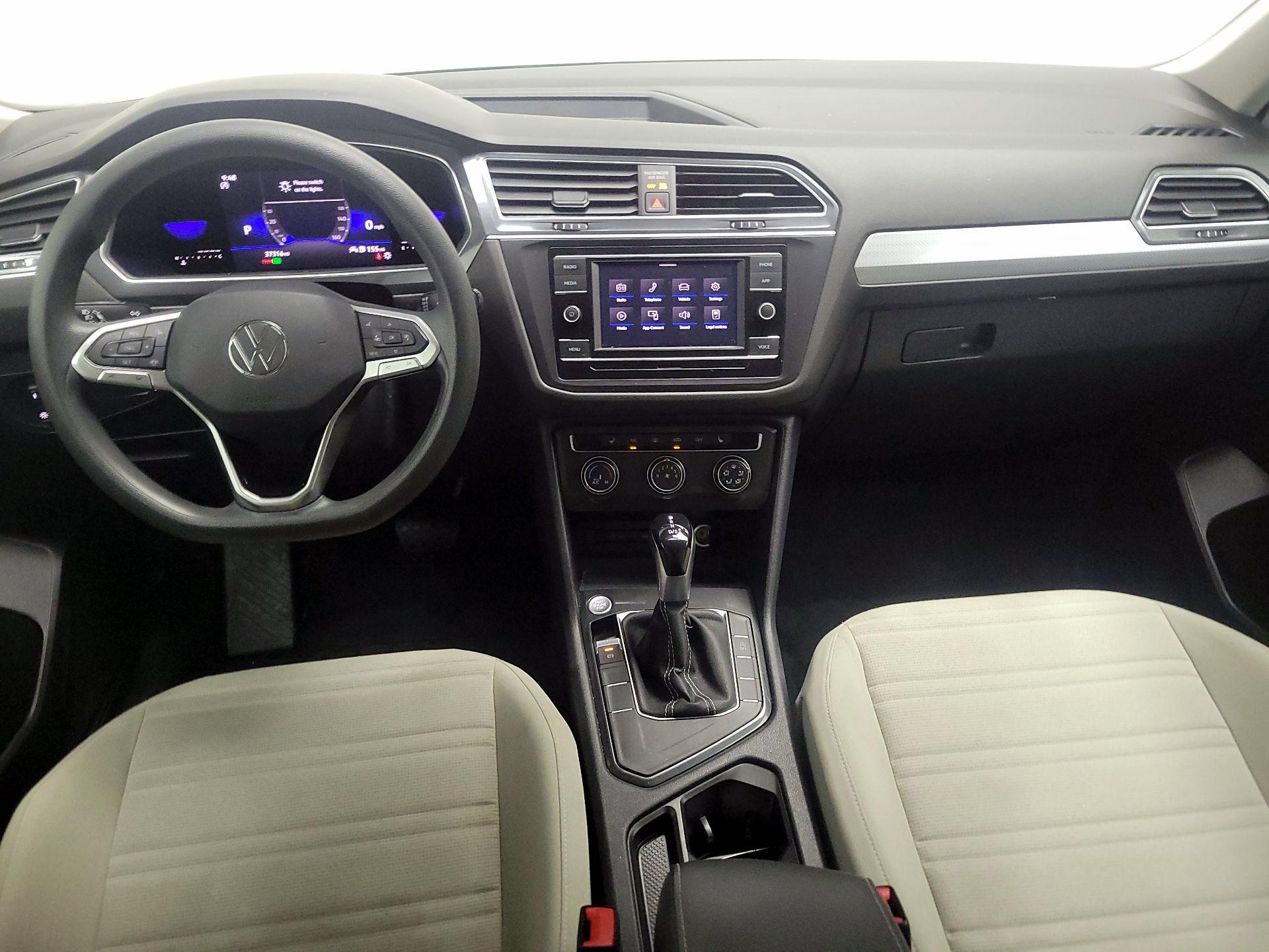 Thumbnail: 2022 Volkswagen Tiguan - 9
