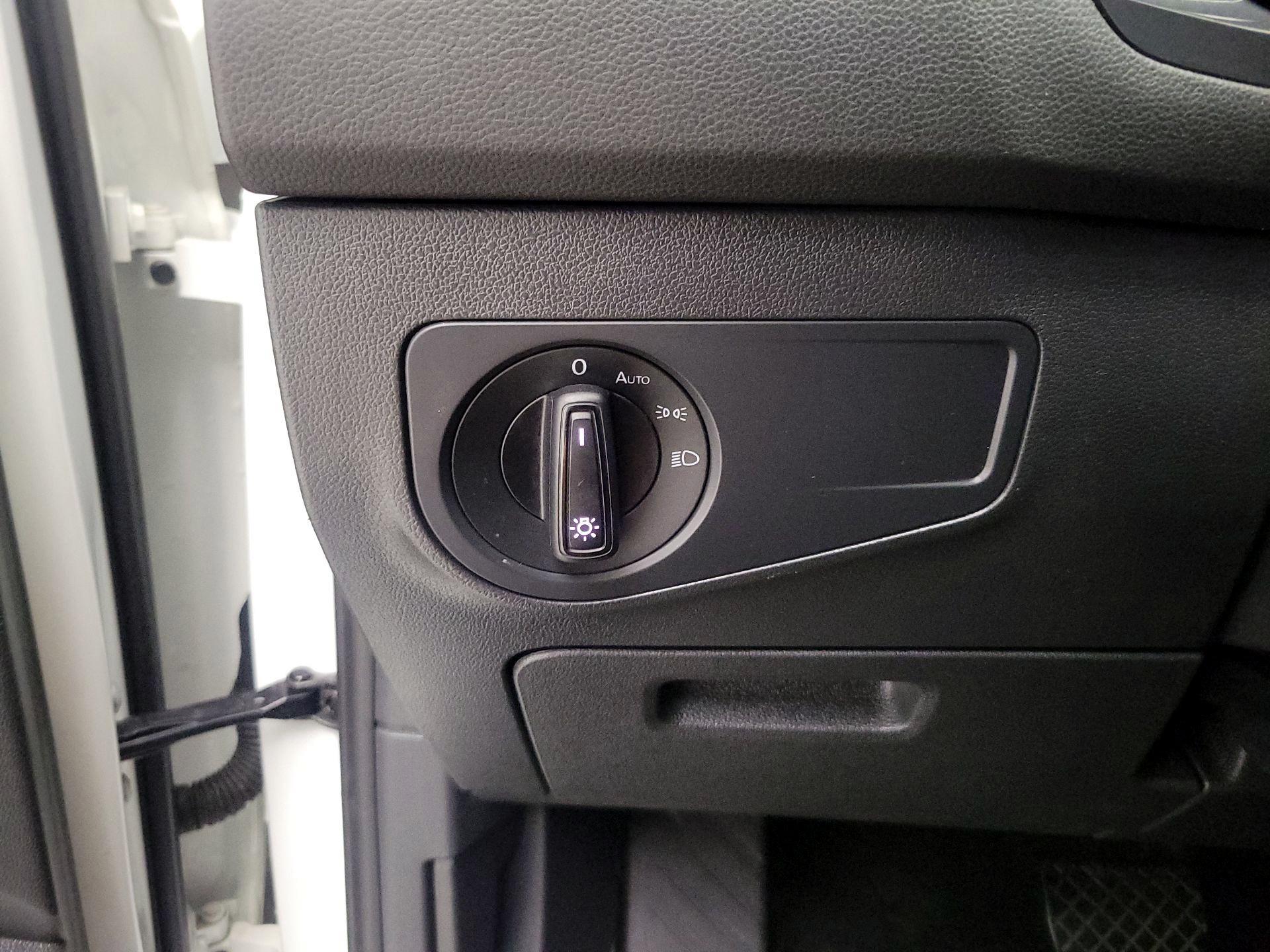 Thumbnail: 2022 Volkswagen Tiguan - 13