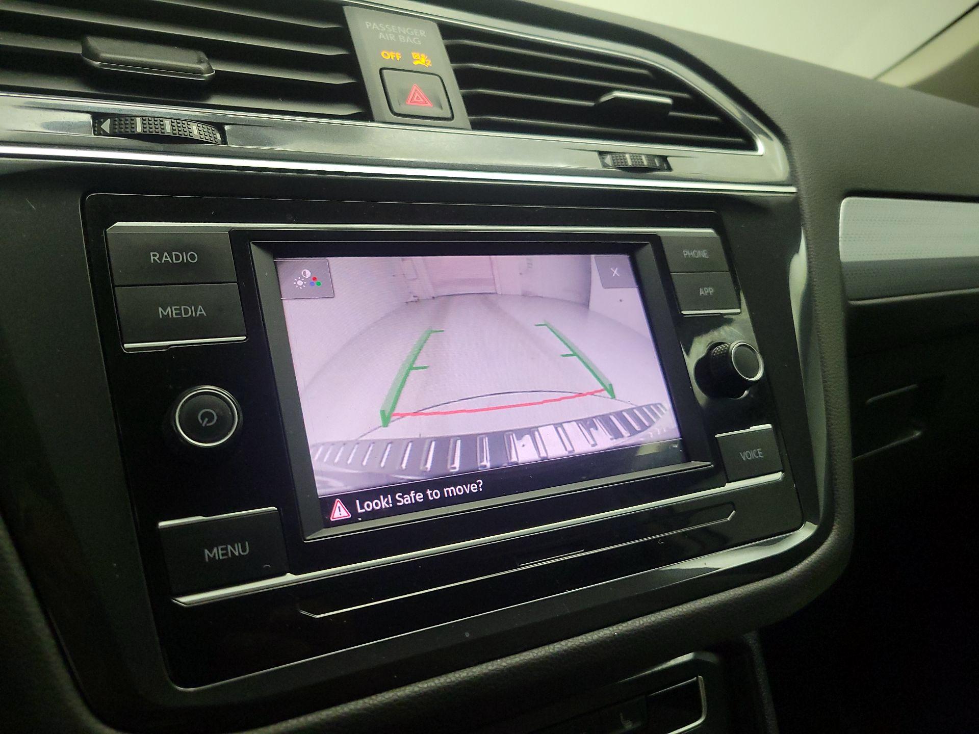 Thumbnail: 2022 Volkswagen Tiguan - 14