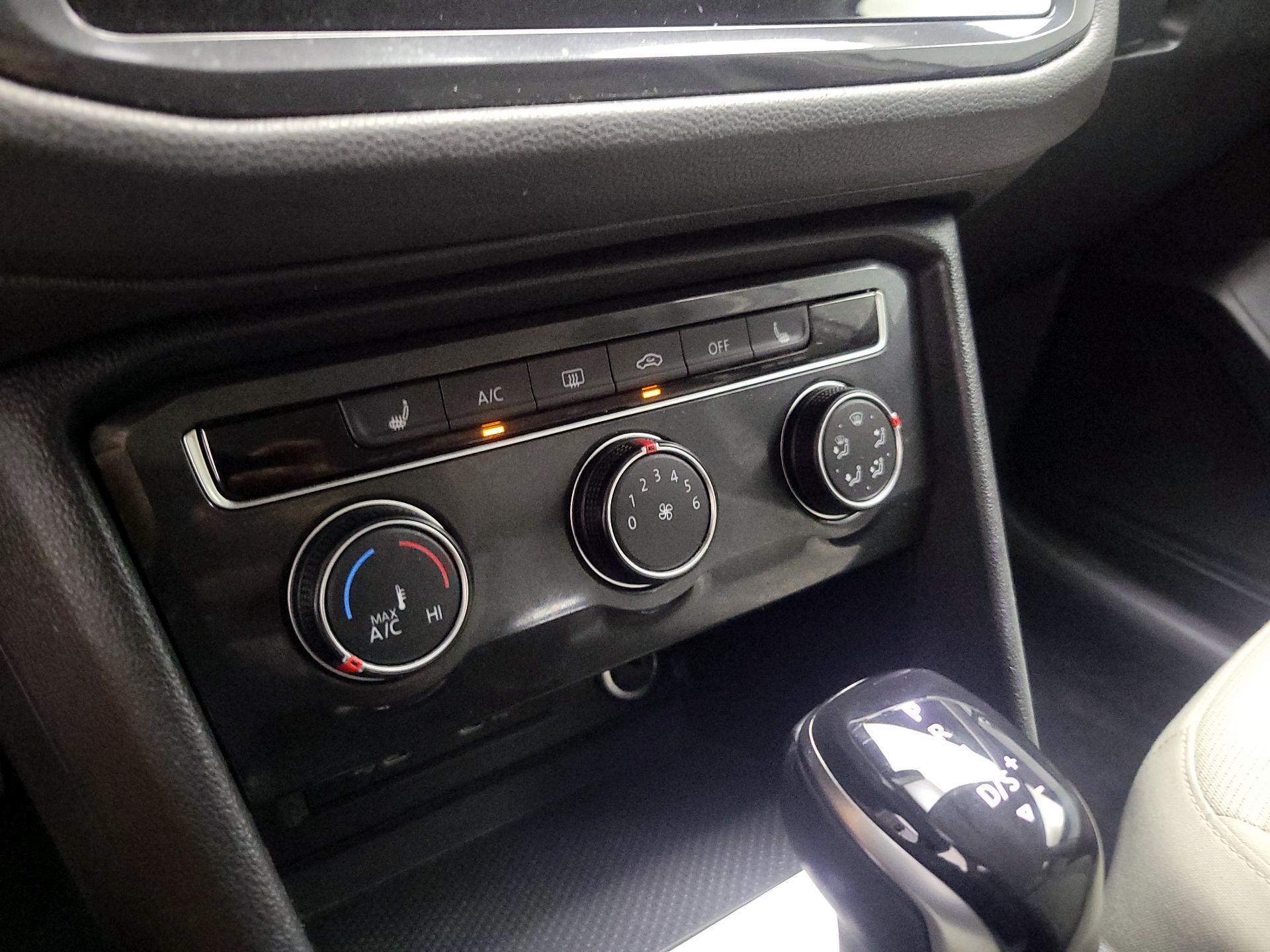 Thumbnail: 2022 Volkswagen Tiguan - 16