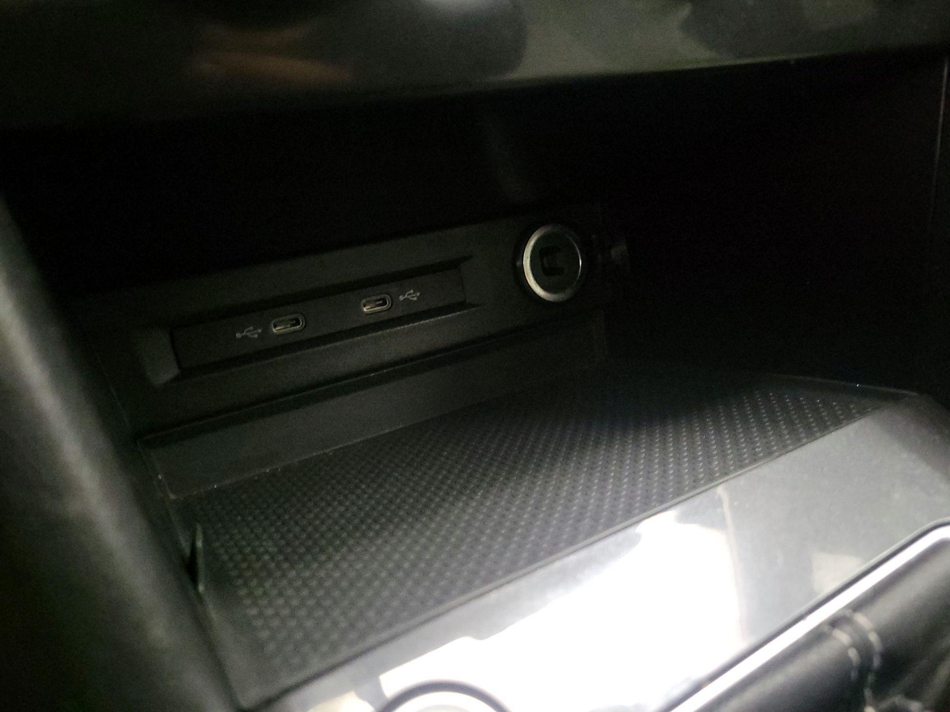 Thumbnail: 2022 Volkswagen Tiguan - 18