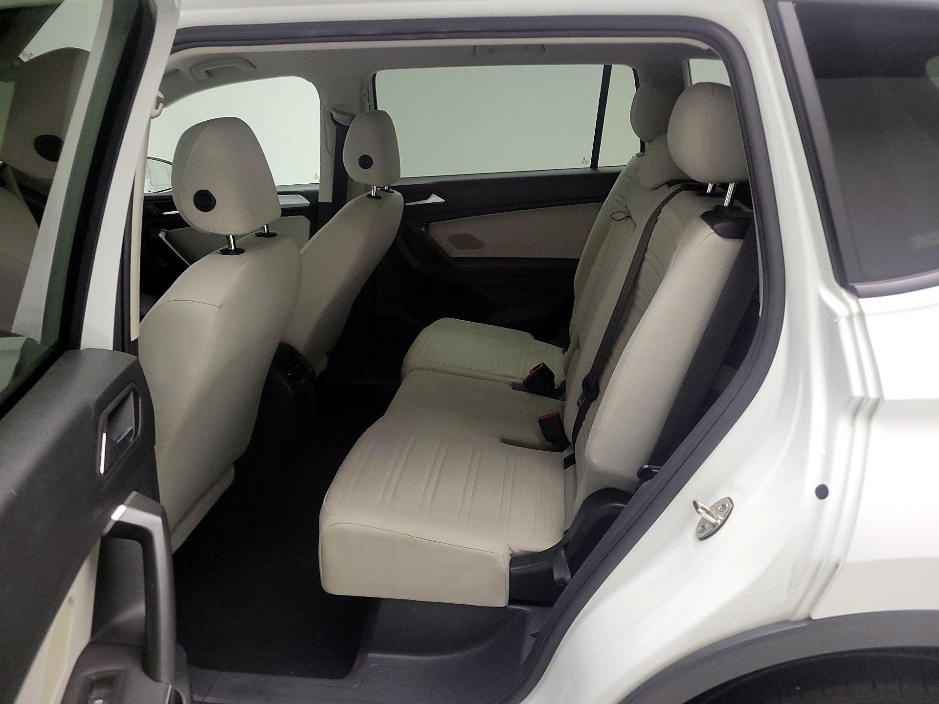 Thumbnail: 2022 Volkswagen Tiguan - 19