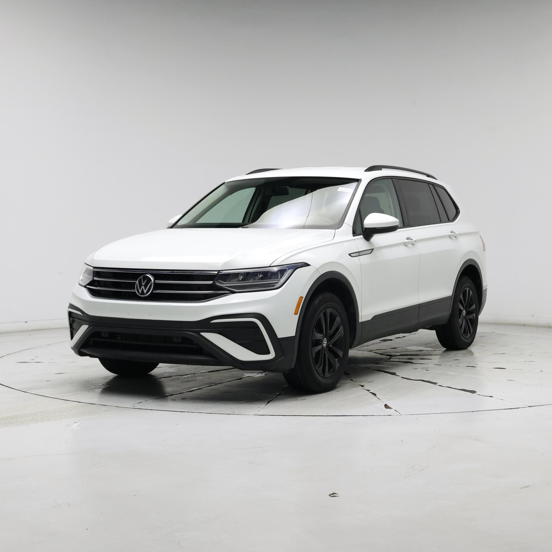 Thumbnail: 2022 Volkswagen Tiguan - 4