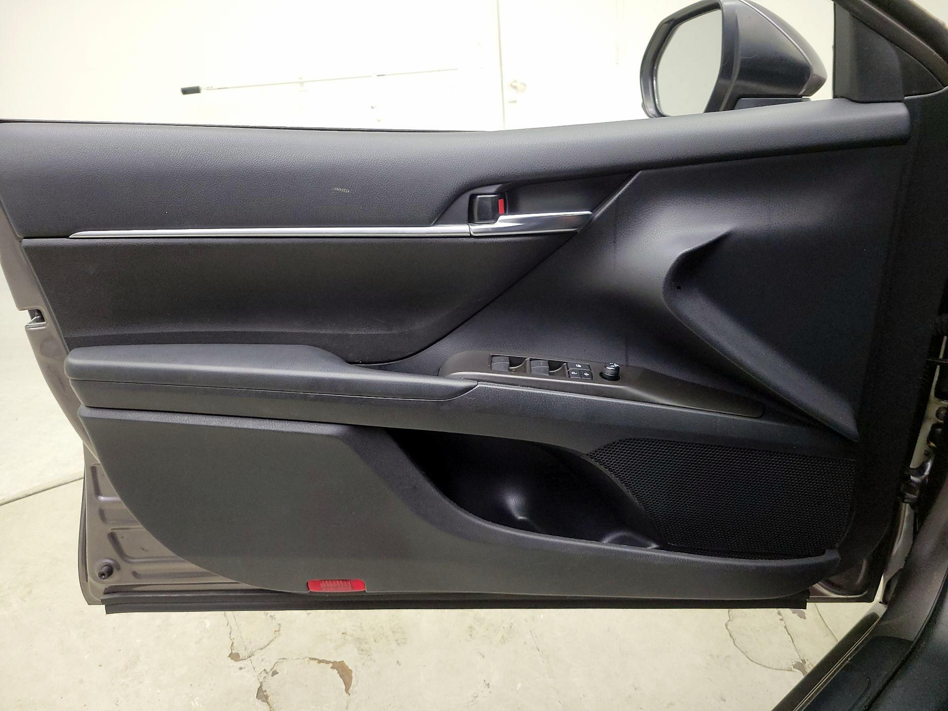 Thumbnail: 2022 Toyota Camry - 12