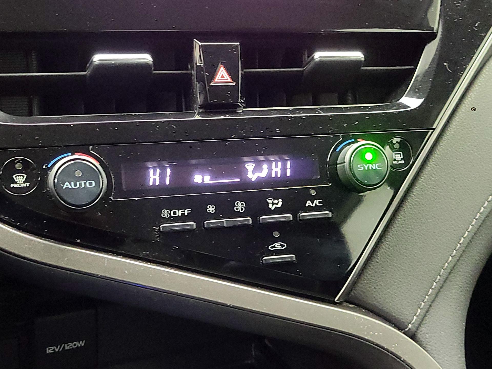 Thumbnail: 2022 Toyota Camry - 16