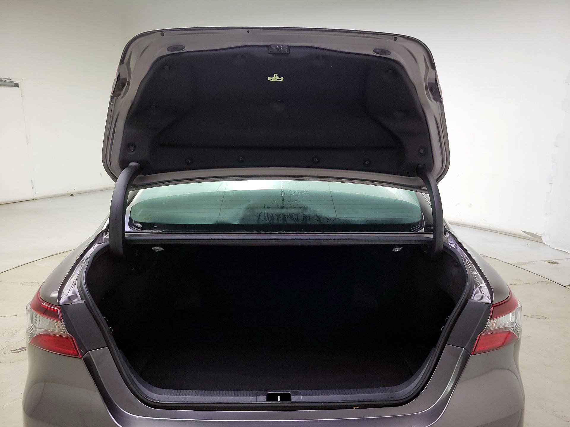 Thumbnail: 2022 Toyota Camry - 20