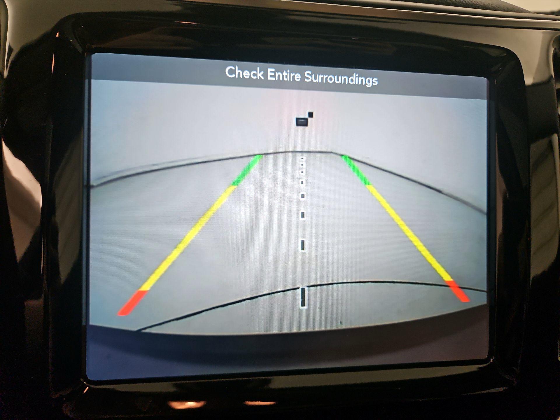 Thumbnail: 2019 Jeep Cherokee - 15