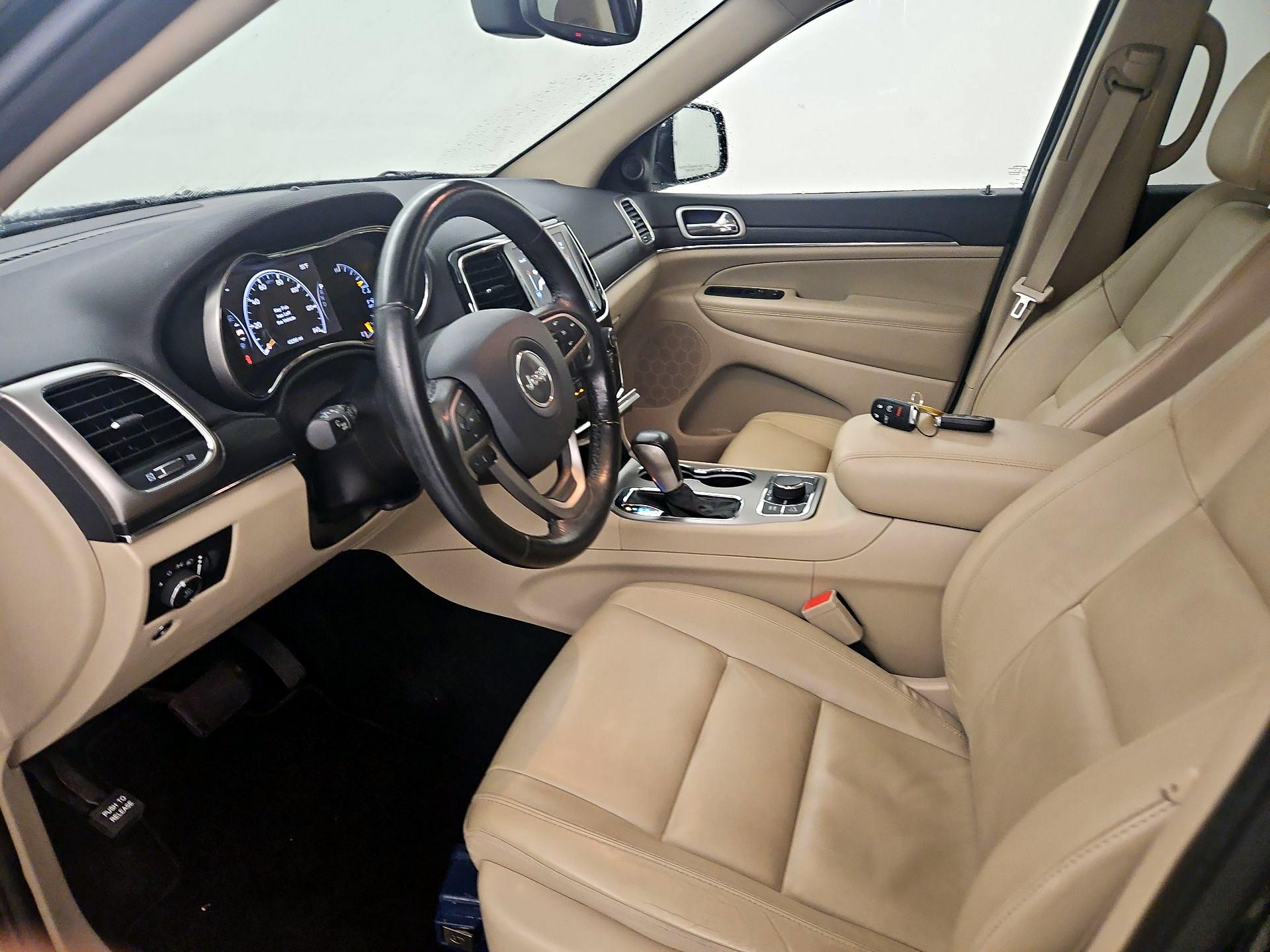 Thumbnail: 2020 Jeep Grand Cherokee - 11