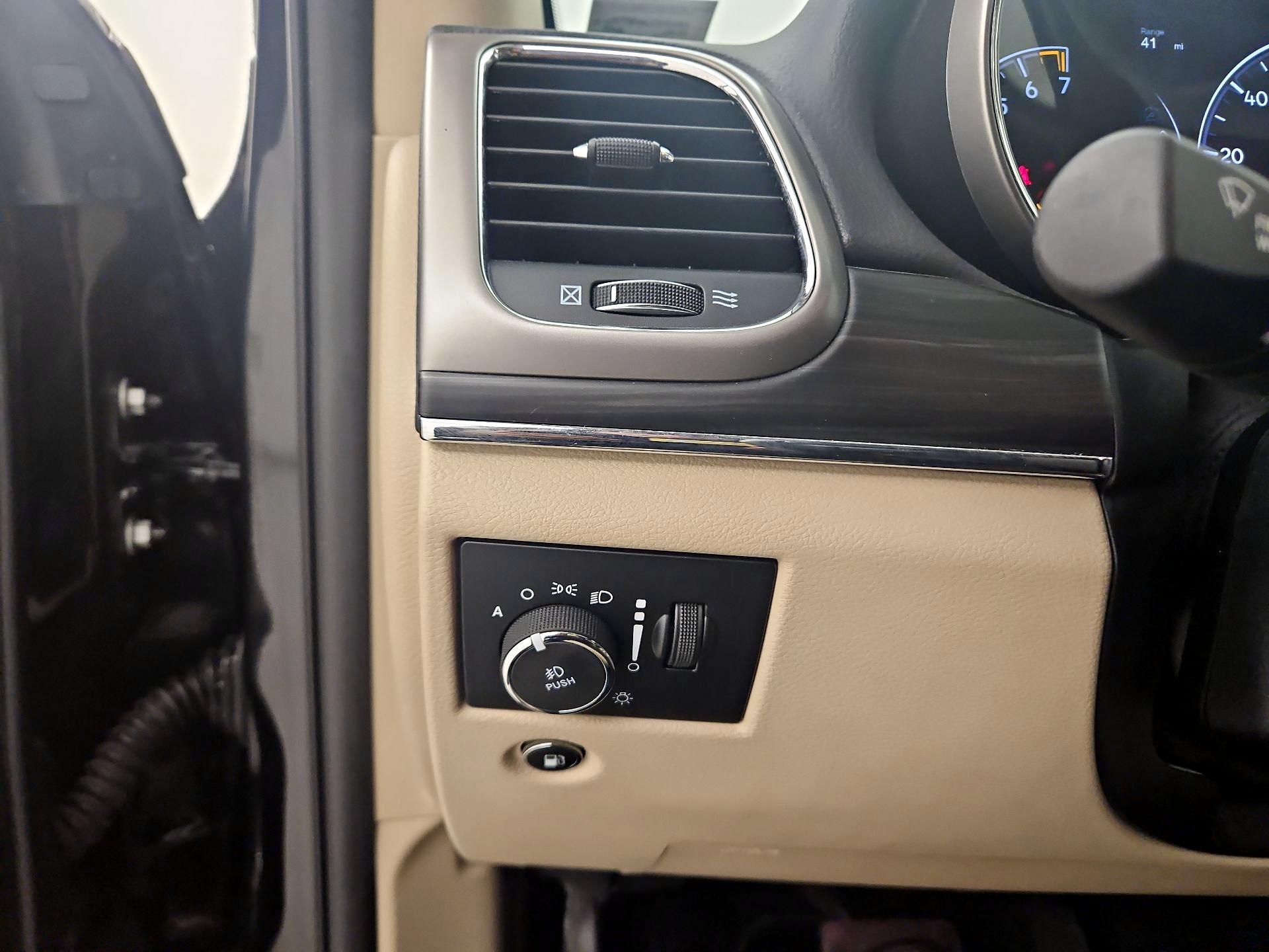 Thumbnail: 2020 Jeep Grand Cherokee - 13