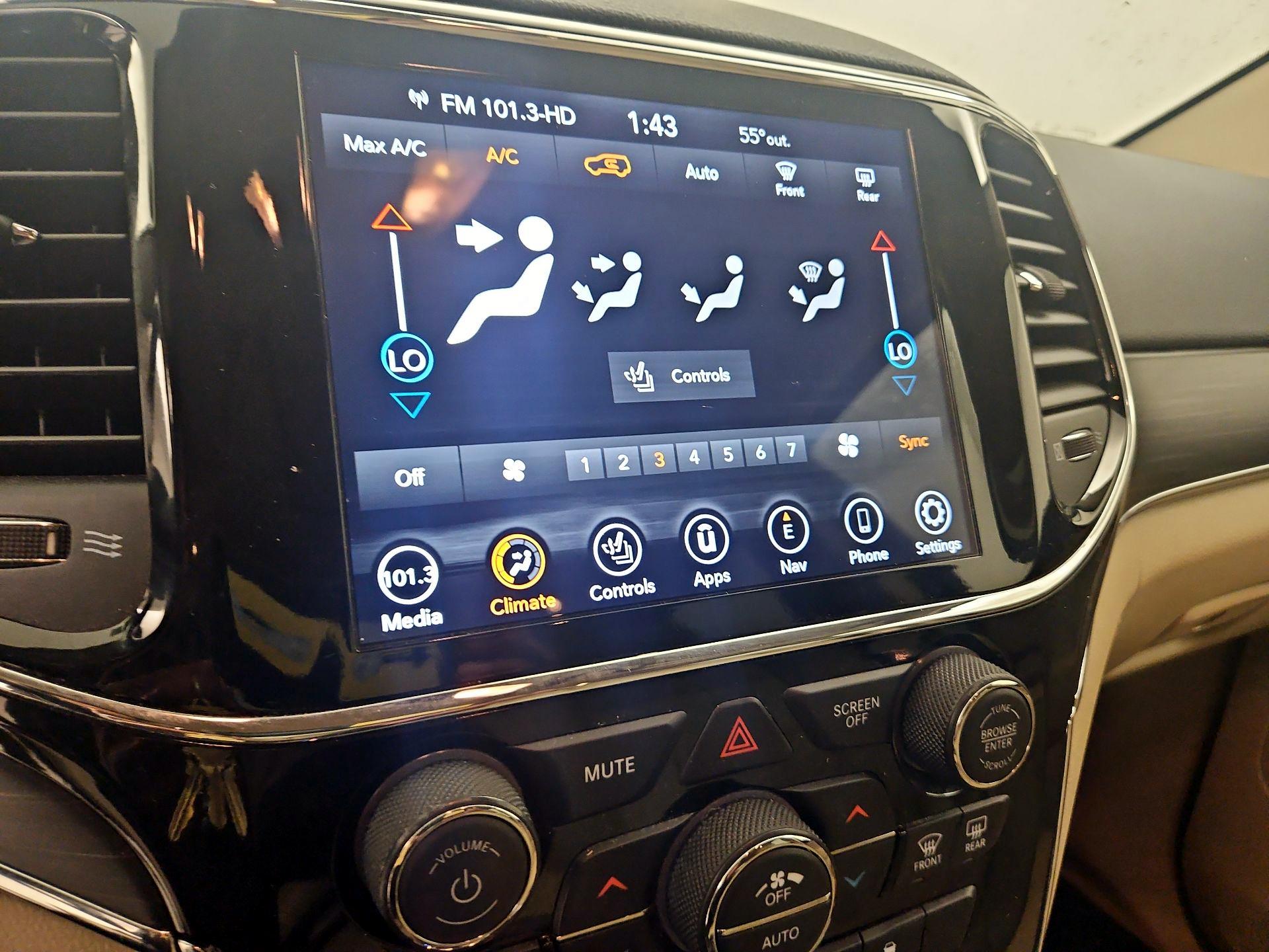 Thumbnail: 2020 Jeep Grand Cherokee - 15