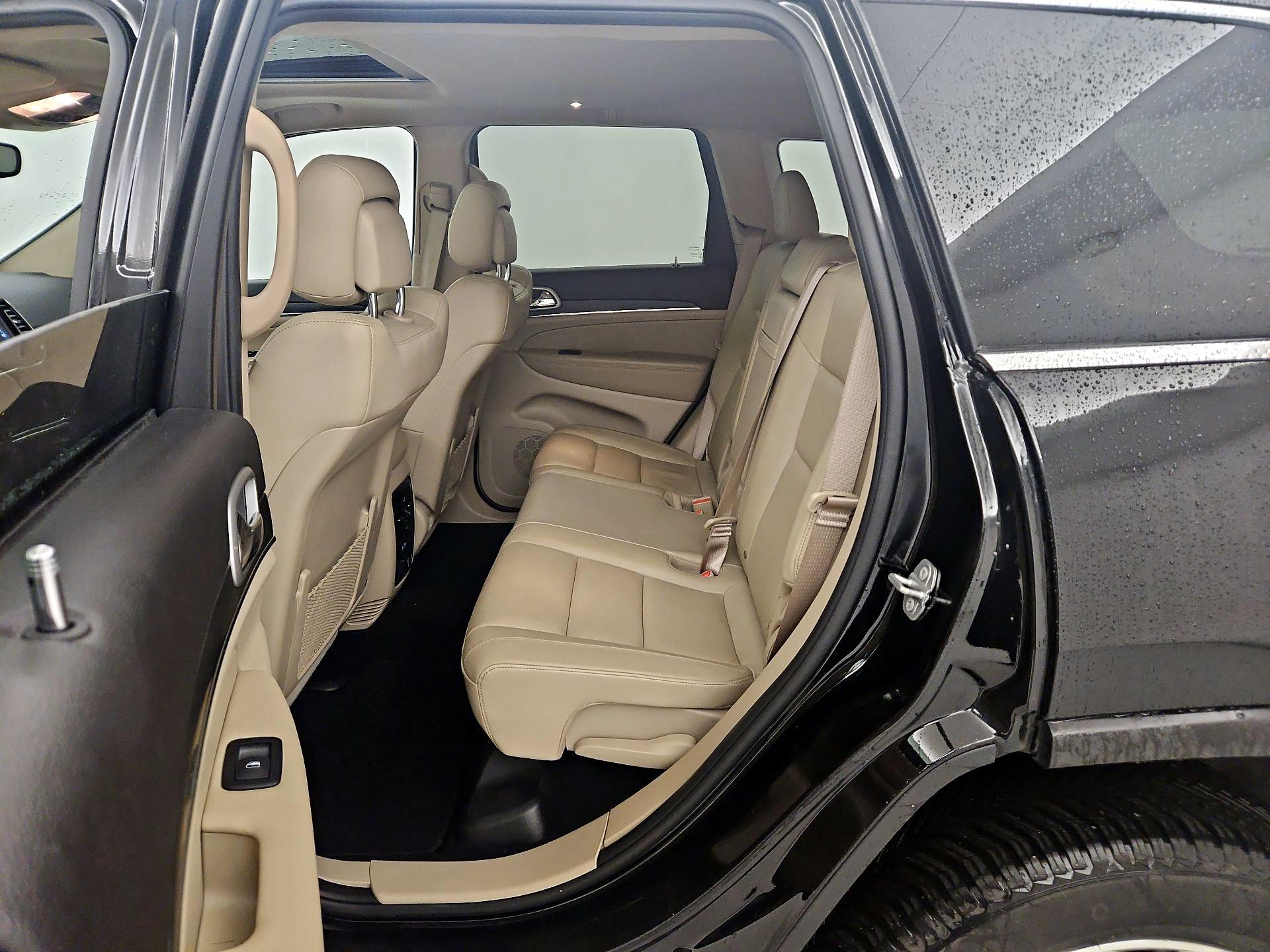 Thumbnail: 2020 Jeep Grand Cherokee - 20