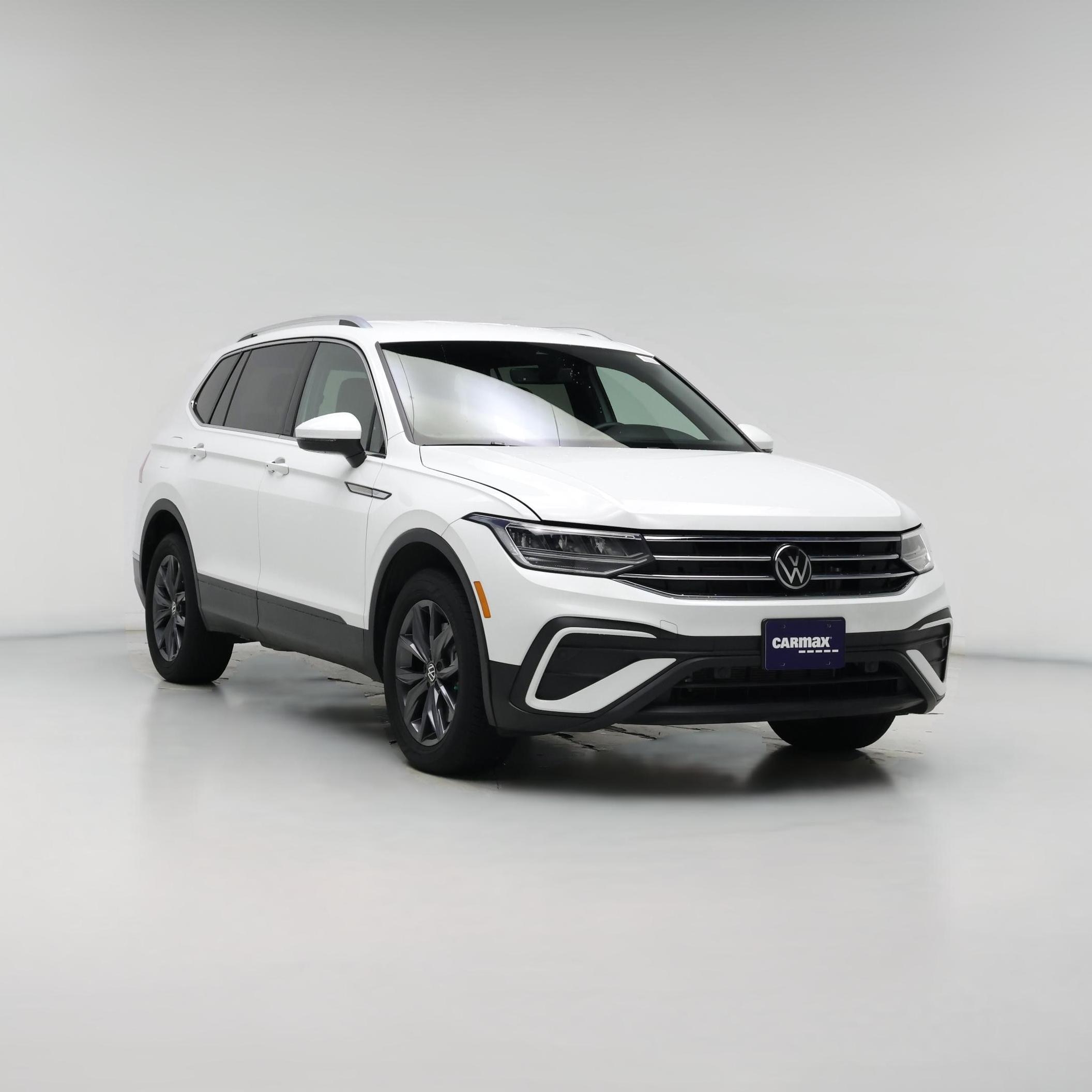Thumbnail: 2022 Volkswagen Tiguan - 1