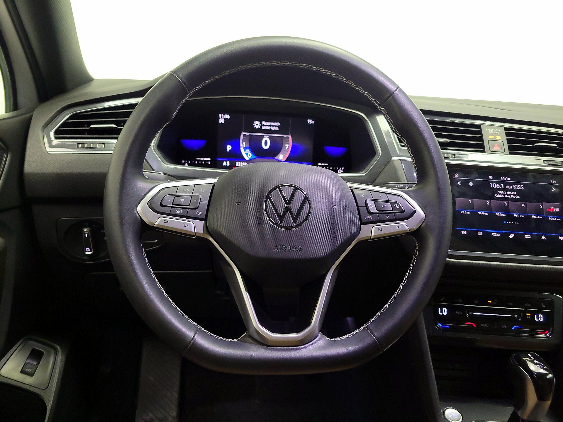 Thumbnail: 2022 Volkswagen Tiguan - 10