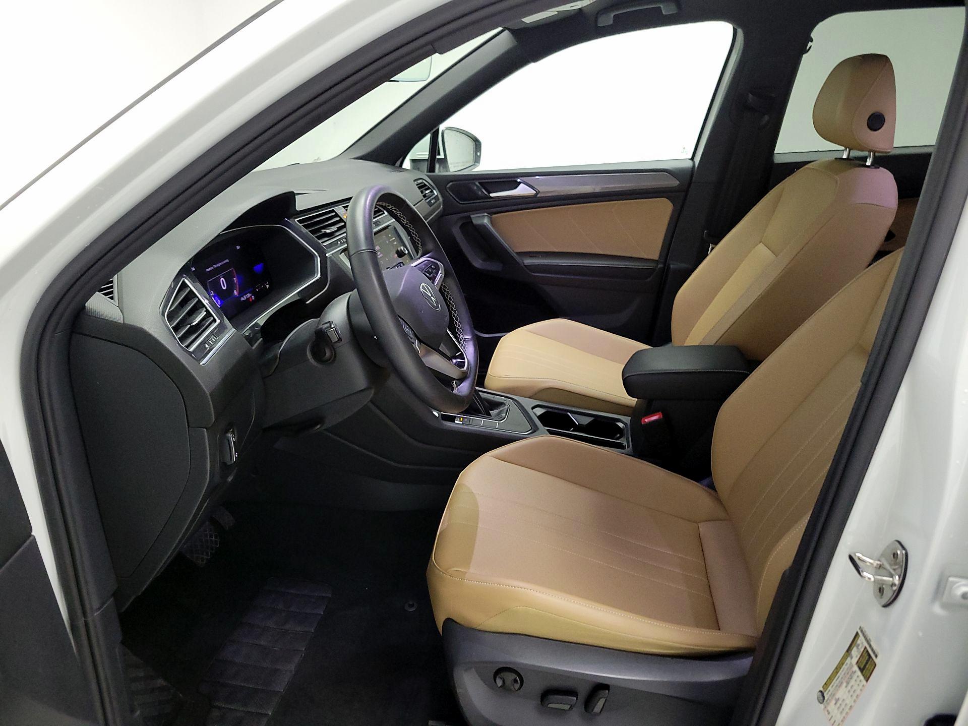 Thumbnail: 2022 Volkswagen Tiguan - 11