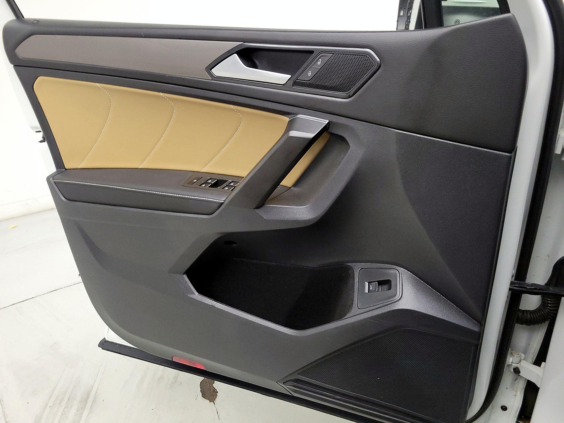 Thumbnail: 2022 Volkswagen Tiguan - 12