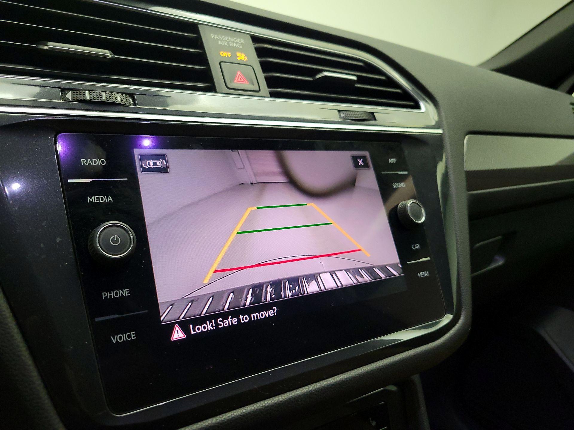 Thumbnail: 2022 Volkswagen Tiguan - 13