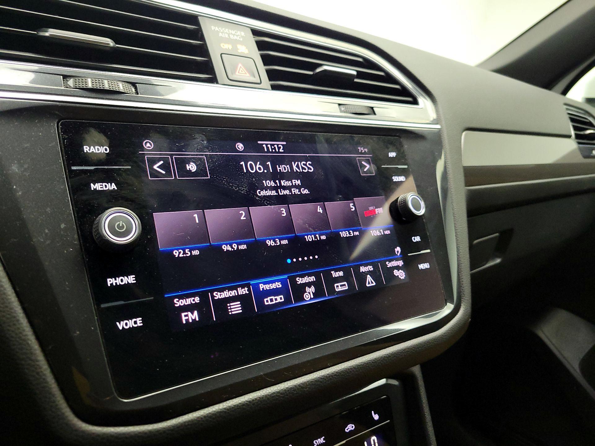 Thumbnail: 2022 Volkswagen Tiguan - 14