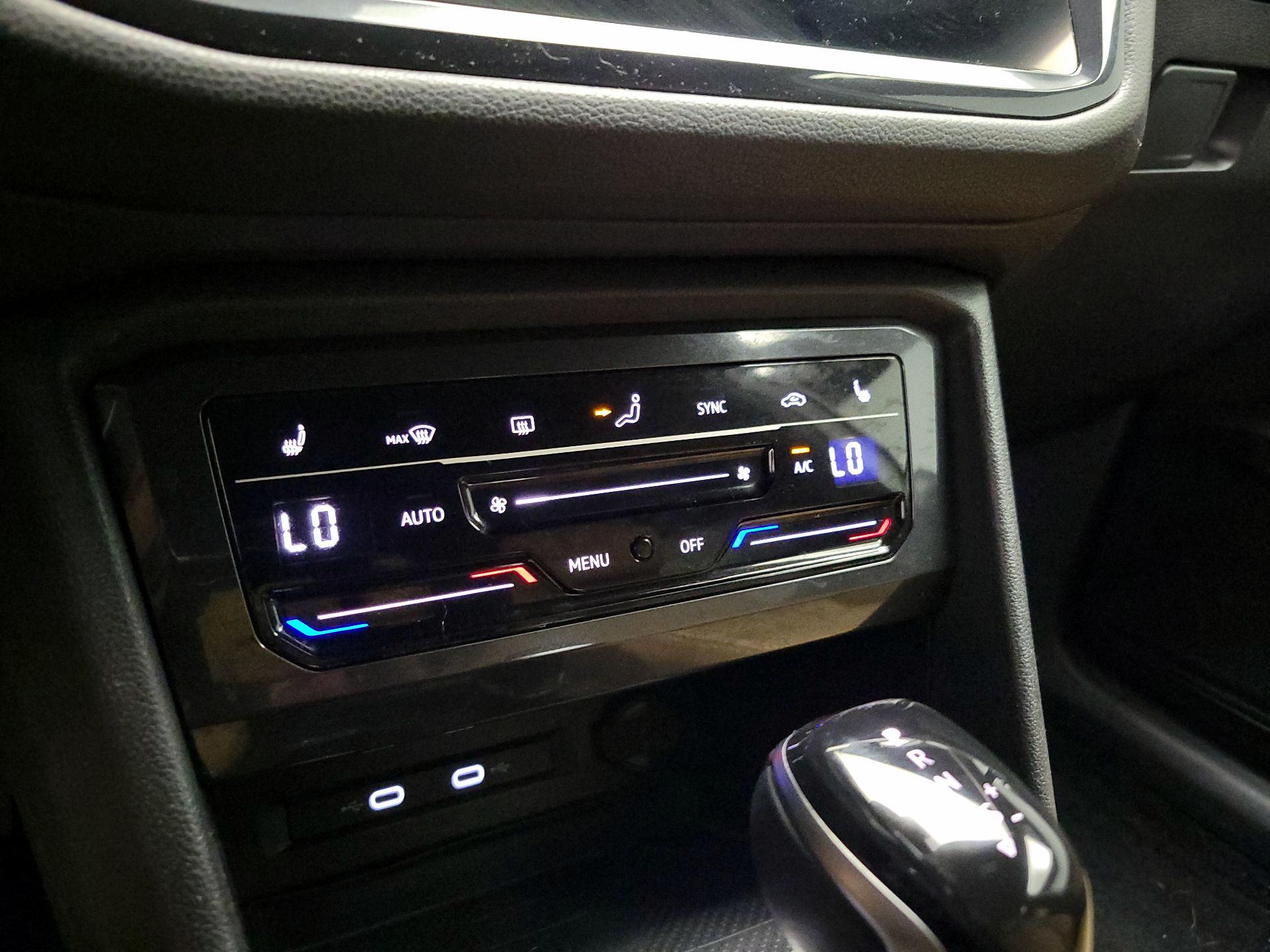 Thumbnail: 2022 Volkswagen Tiguan - 15